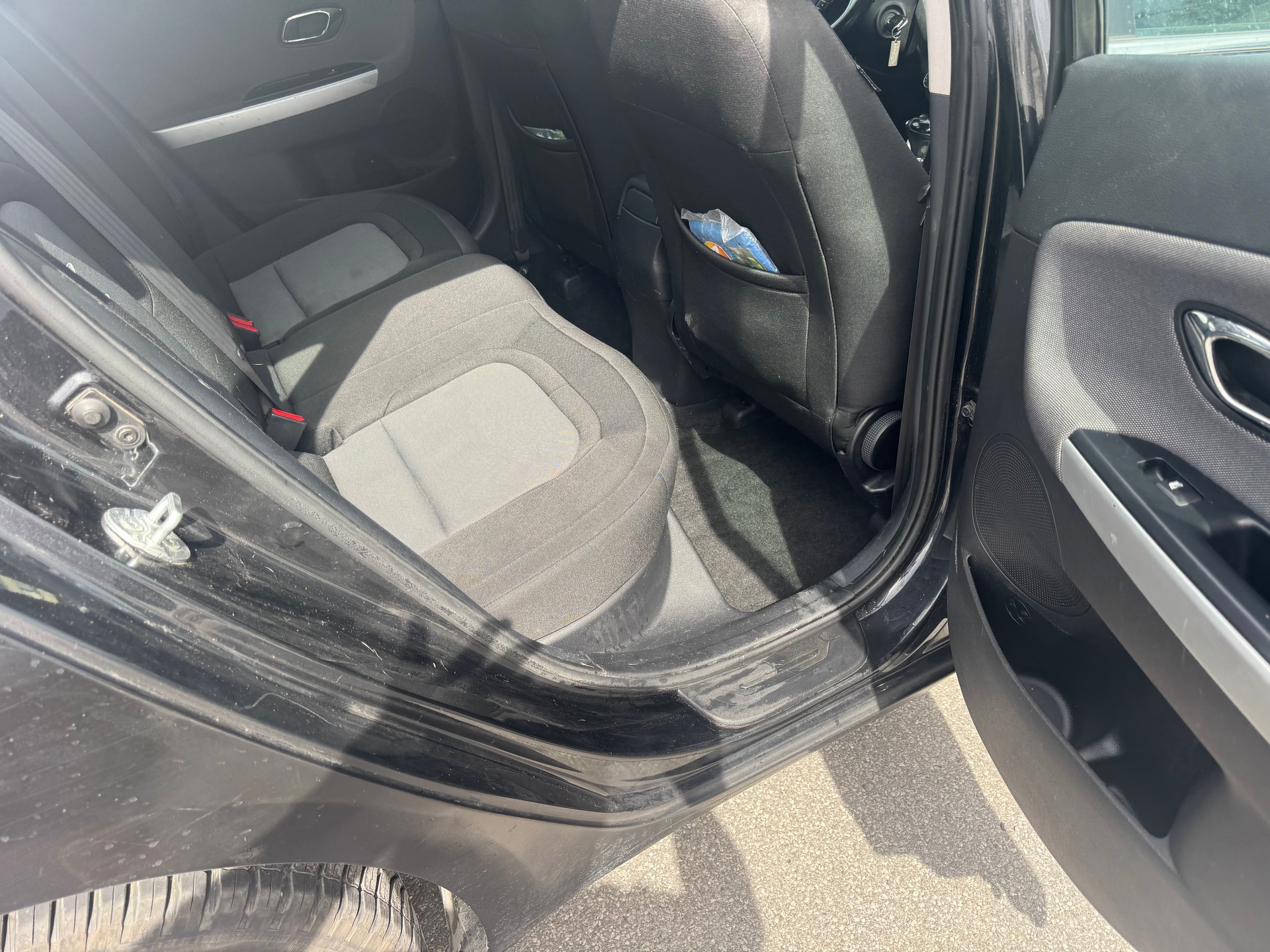 KIA Cee'd Sportswagon 1.6 GDi FiFa World Cup Ed. DCT-image-8