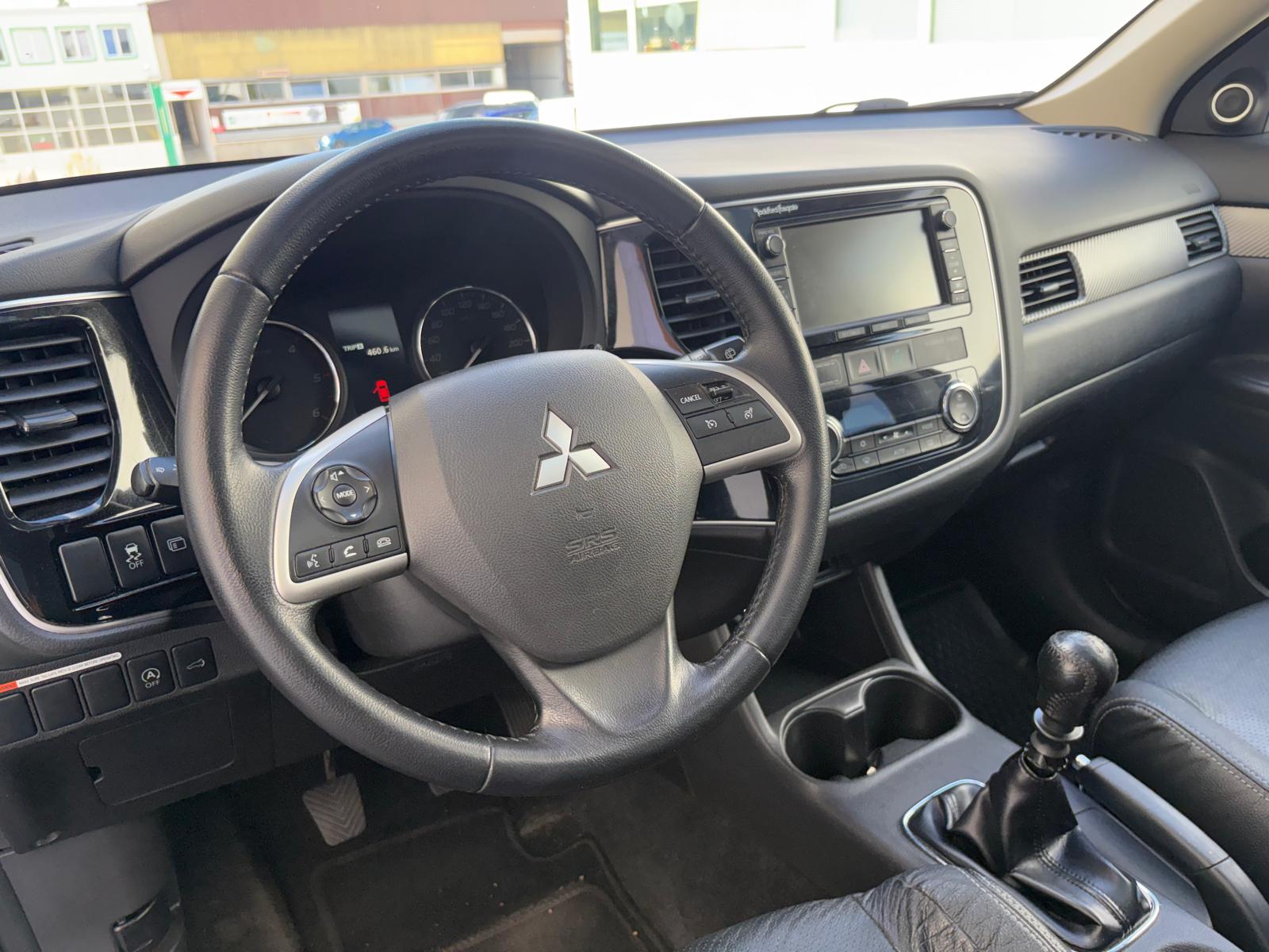 MITSUBISHI Outlander 2,2 4WD 6-G Leder 7-Platz-image-6
