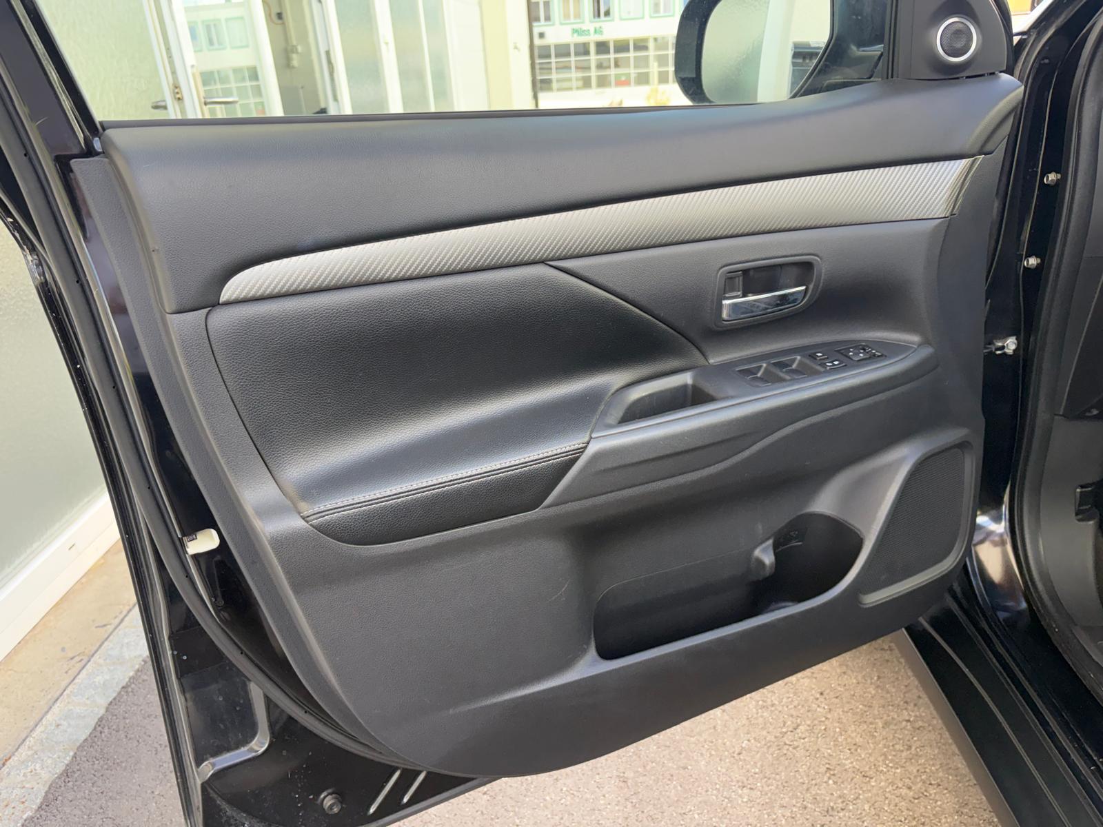 MITSUBISHI Outlander 2,2 4WD 6-G Leder 7-Platz-image-5