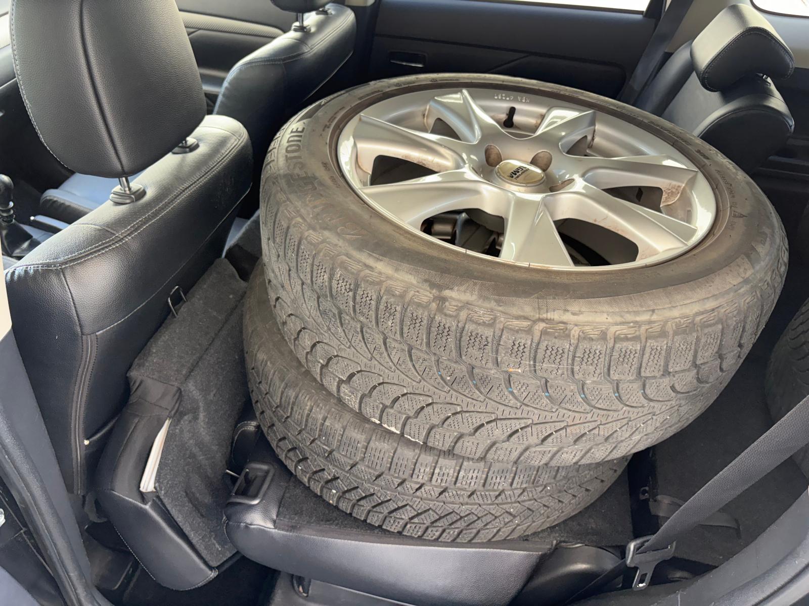 MITSUBISHI Outlander 2,2 4WD 6-G Leder 7-Platz-image-14