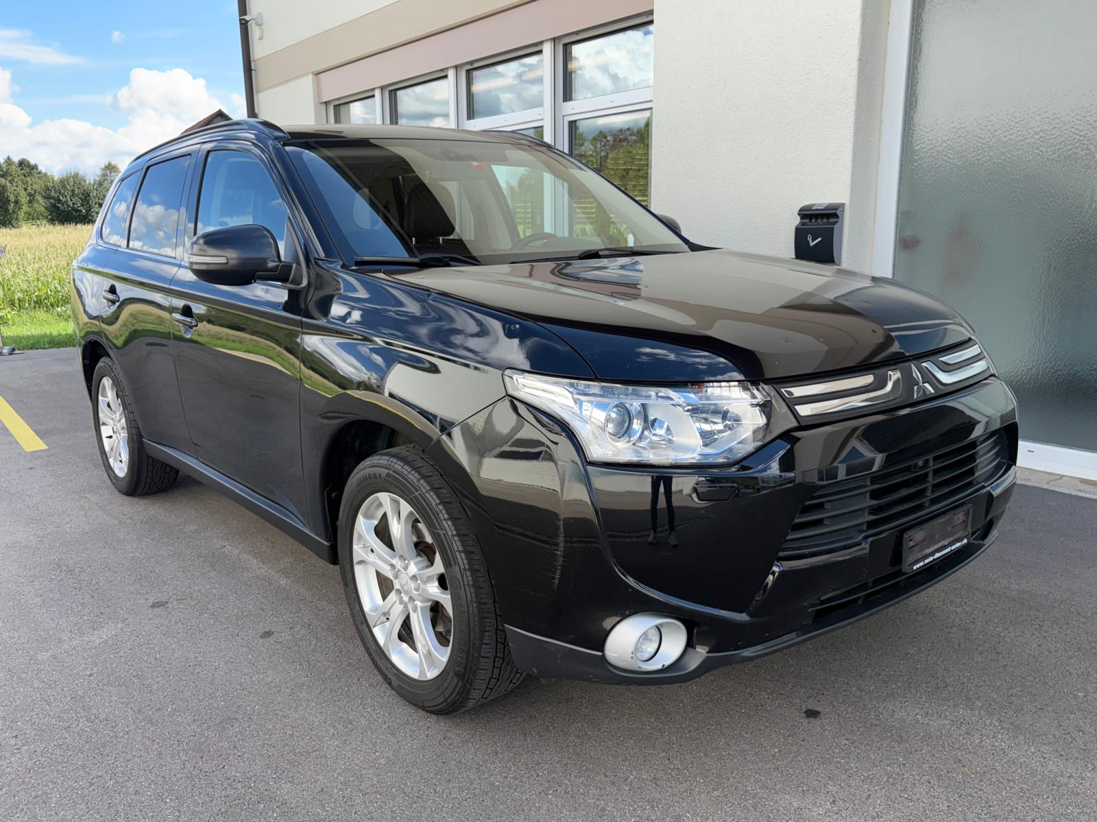 MITSUBISHI Outlander 2,2 4WD 6-G Leder 7-Platz-image-0