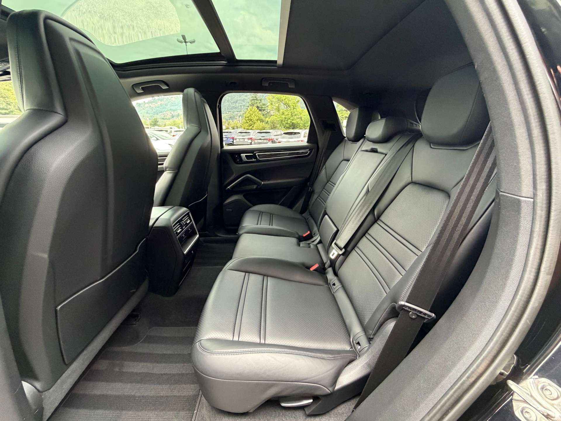PORSCHE Cayenne E-Hybrid-image-17