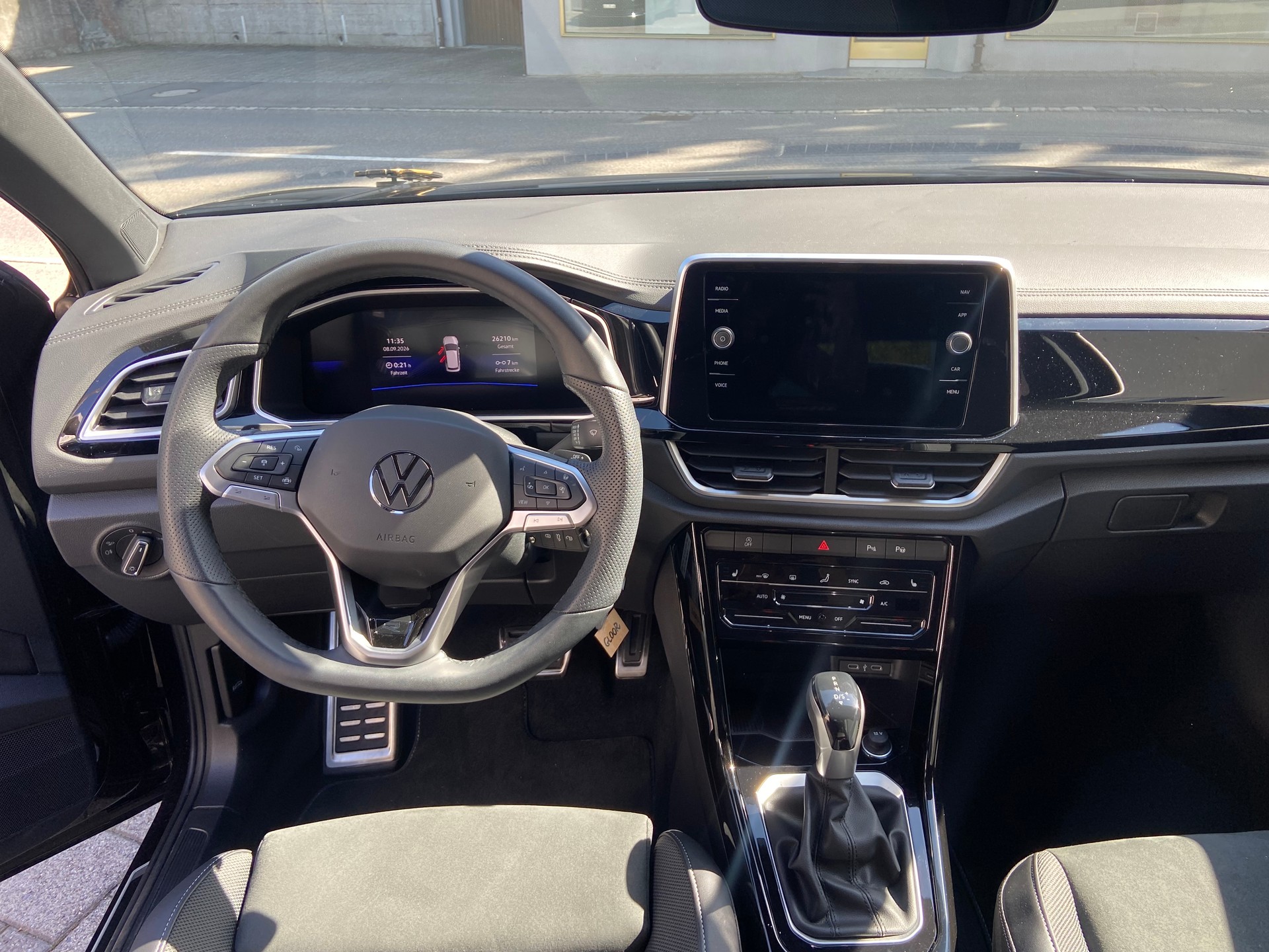 VW T-Roc 2.0 TSI R-Line DSG 4Motion-image-7