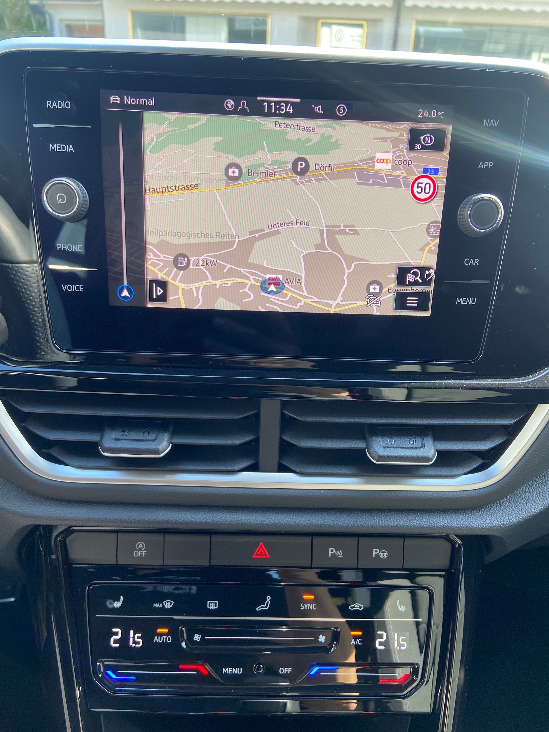 VW T-Roc 2.0 TSI R-Line DSG 4Motion-image-11