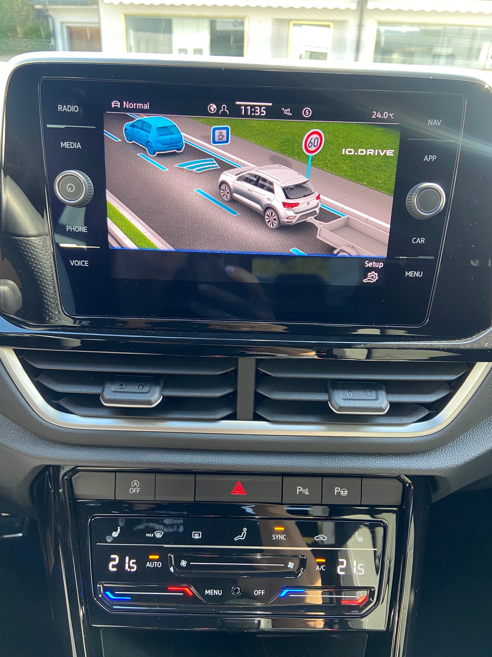 VW T-Roc 2.0 TSI R-Line DSG 4Motion-image-12