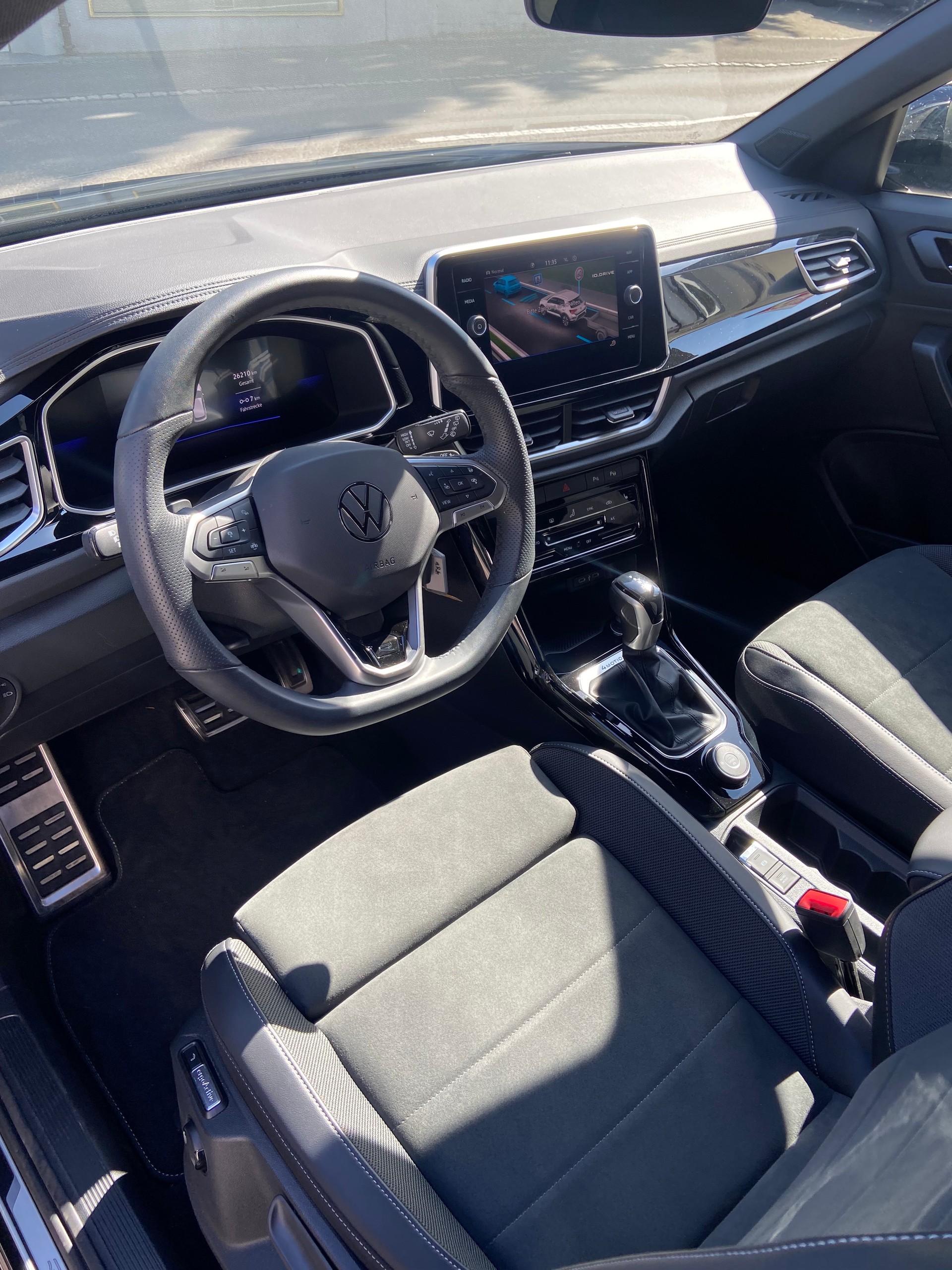 VW T-Roc 2.0 TSI R-Line DSG 4Motion-image-6
