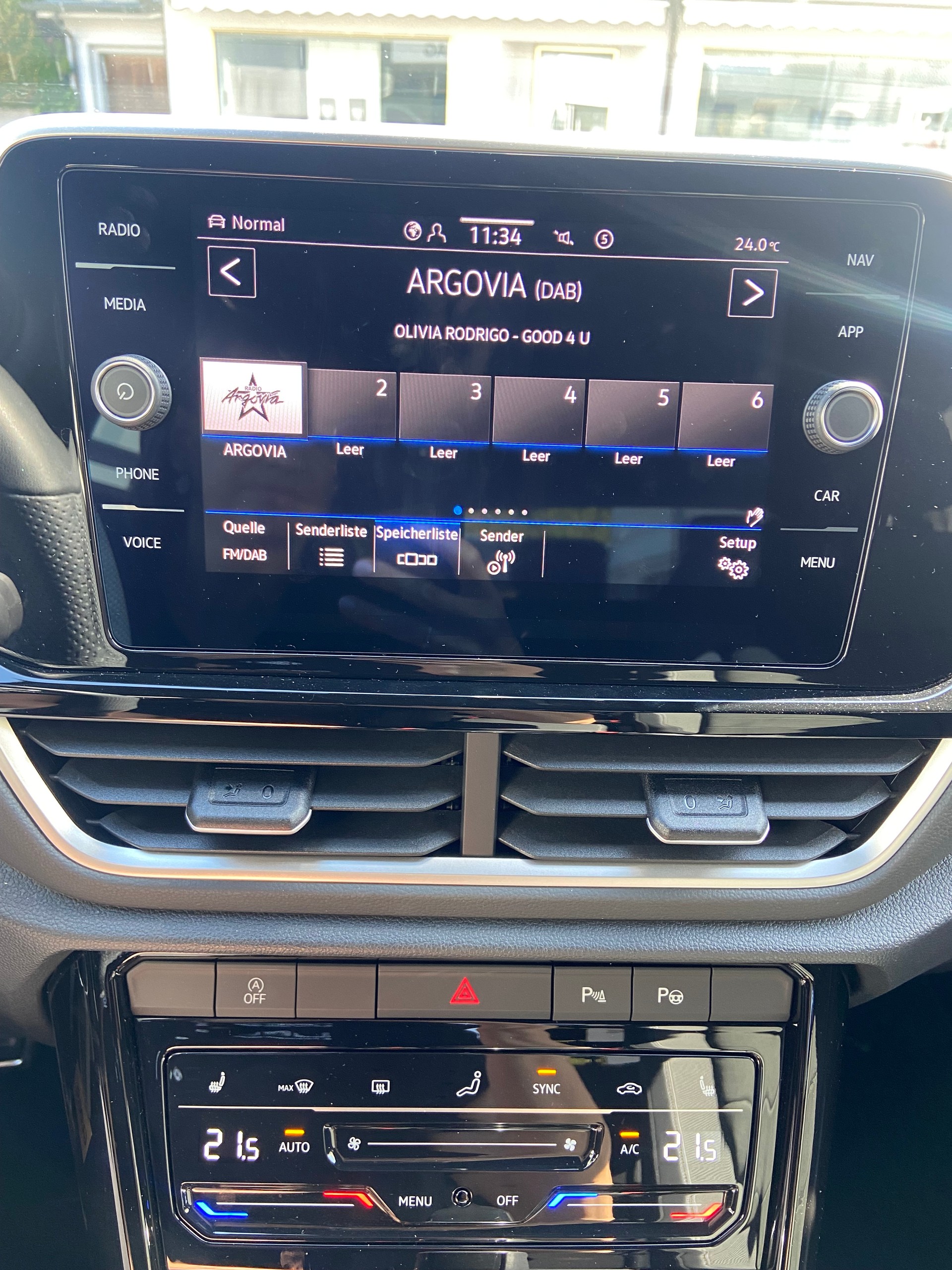 VW T-Roc 2.0 TSI R-Line DSG 4Motion-image-10