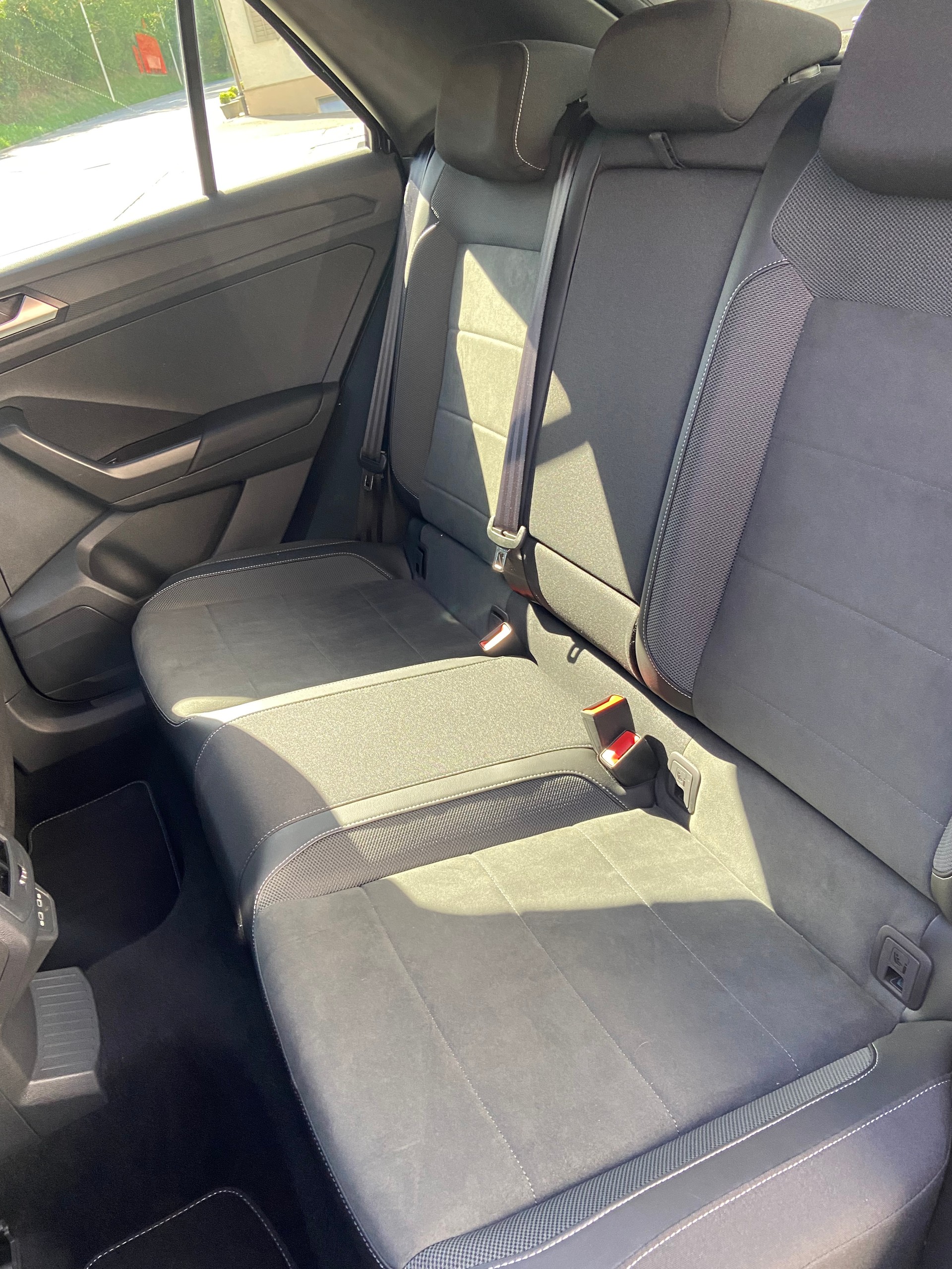 VW T-Roc 2.0 TSI R-Line DSG 4Motion-image-8