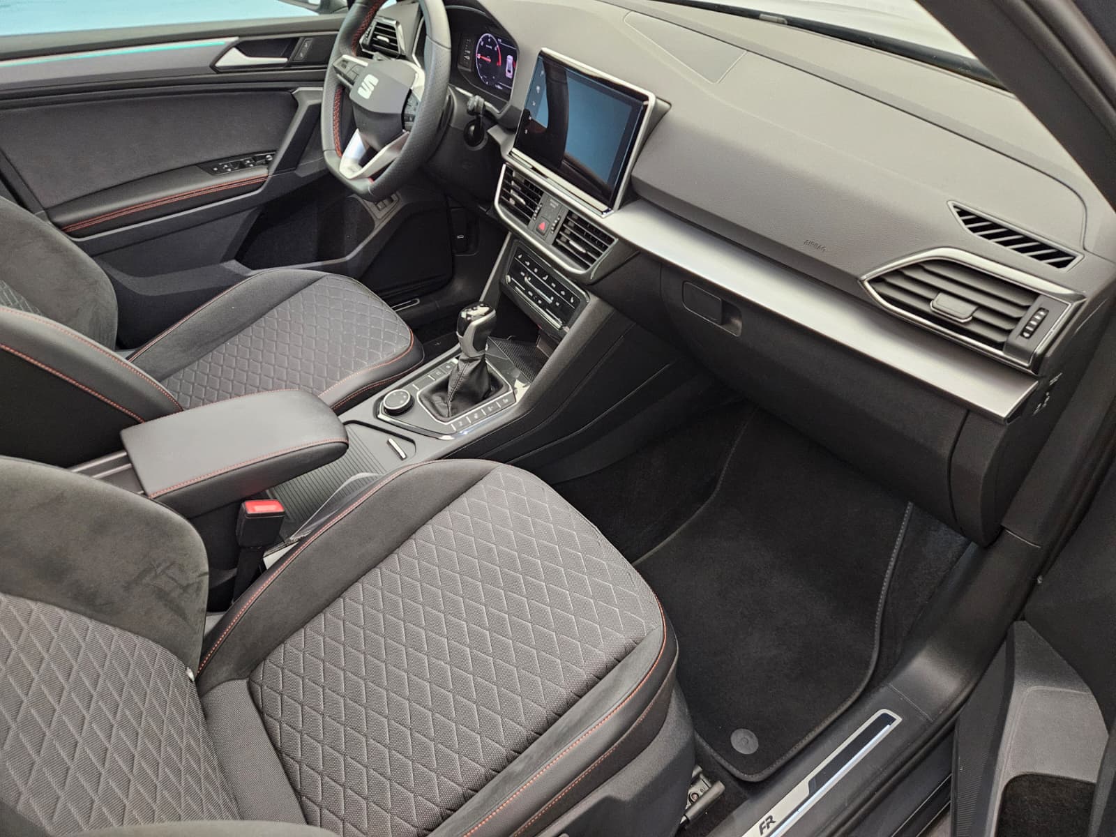 SEAT Tarraco 1.4 e-HYBRID DSG Move FR-image-11