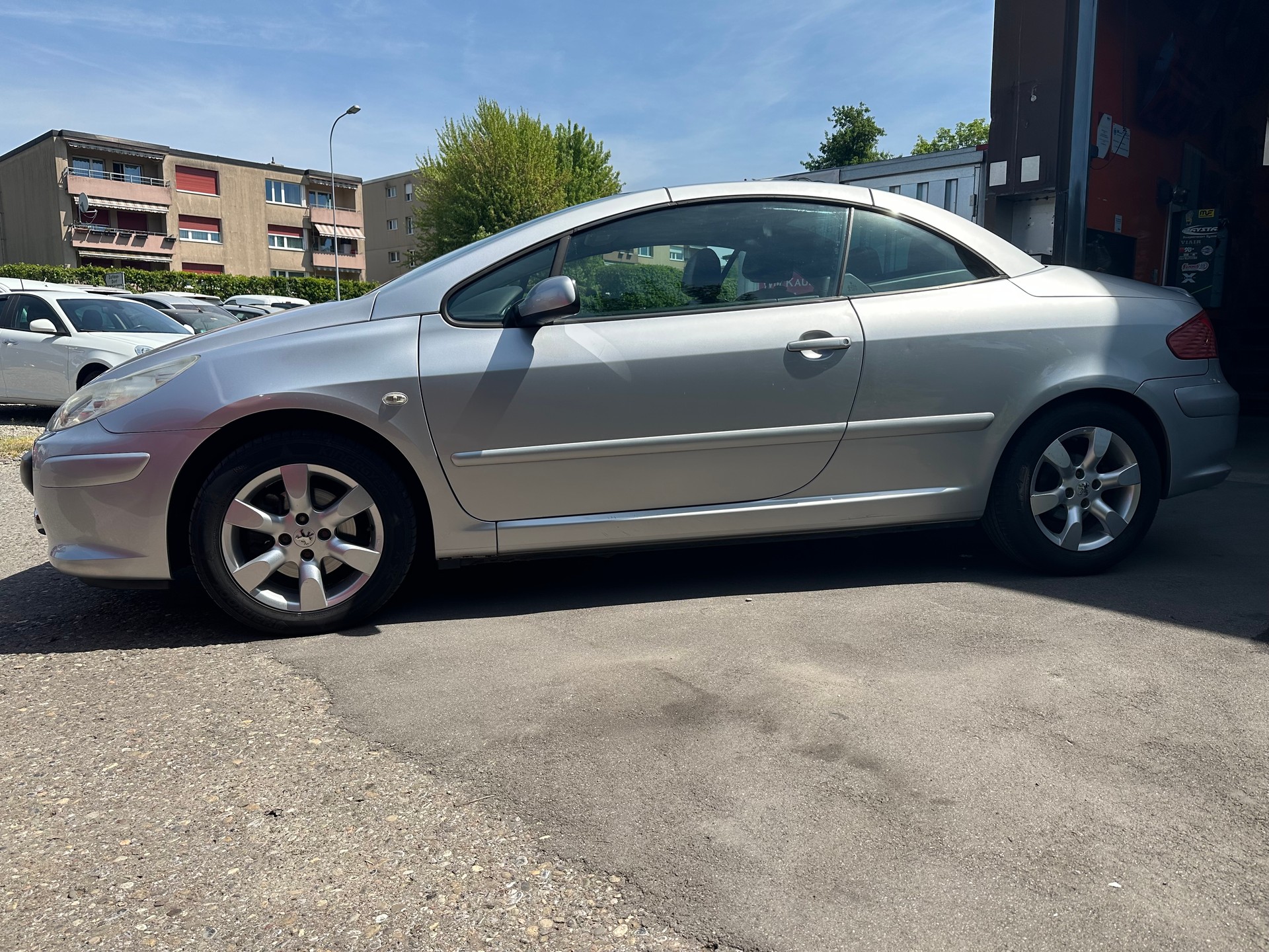 PEUGEOT 307 CC 2.0 16V Platinum Edition-image-8