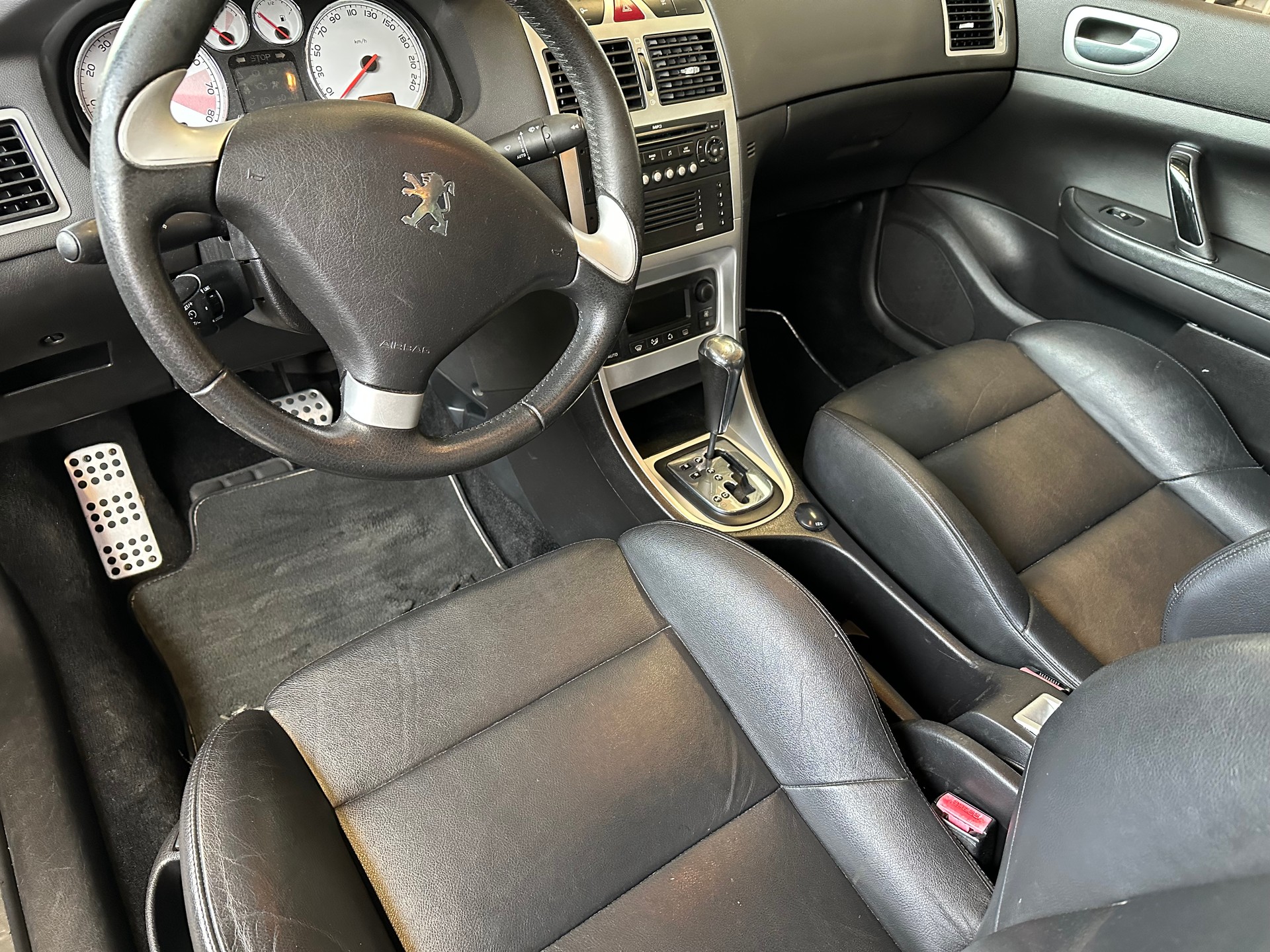 PEUGEOT 307 CC 2.0 16V Platinum Edition-image-10