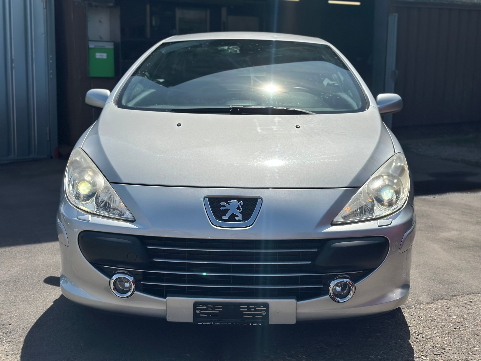 PEUGEOT 307 CC 2.0 16V Platinum Edition-image-9