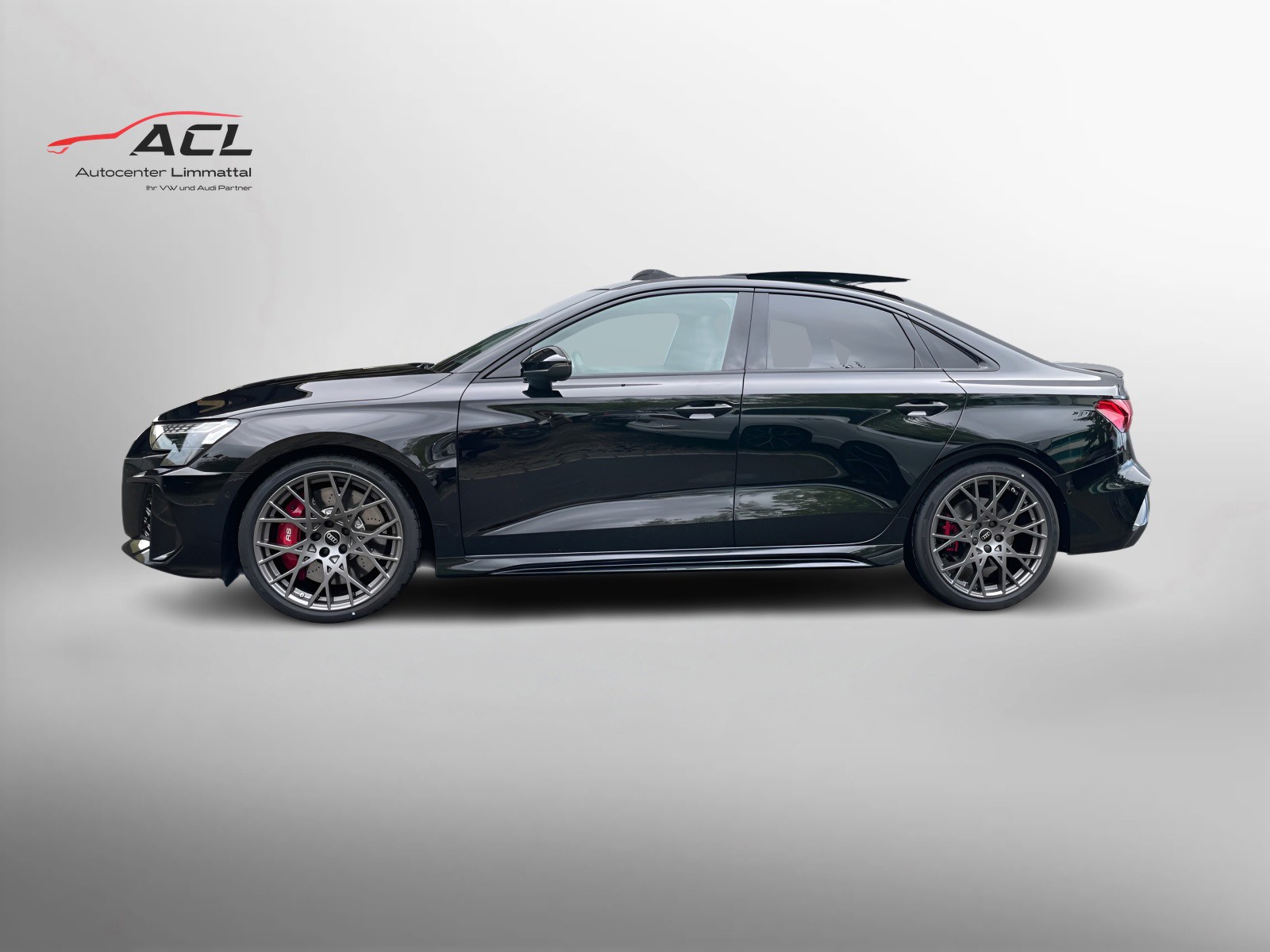 AUDI RS3 Limousine 2.5 TSI quattro S-tronic-image-2