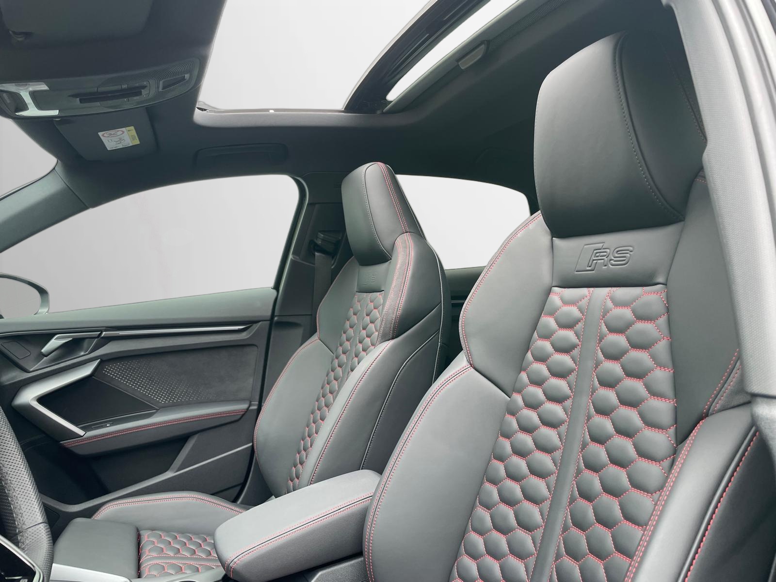 AUDI RS3 Limousine 2.5 TSI quattro S-tronic-image-5