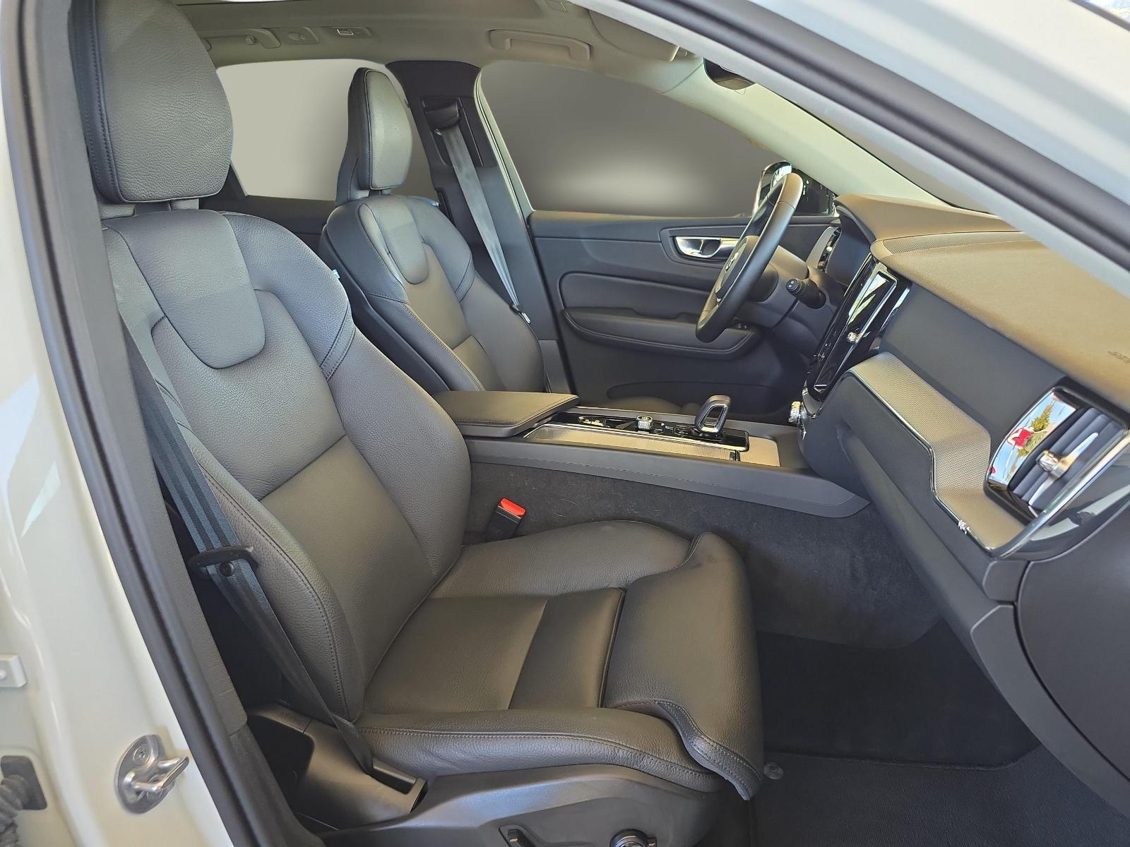 VOLVO XC60 2.0 T6 TE Plus Dark eAWD-image-10