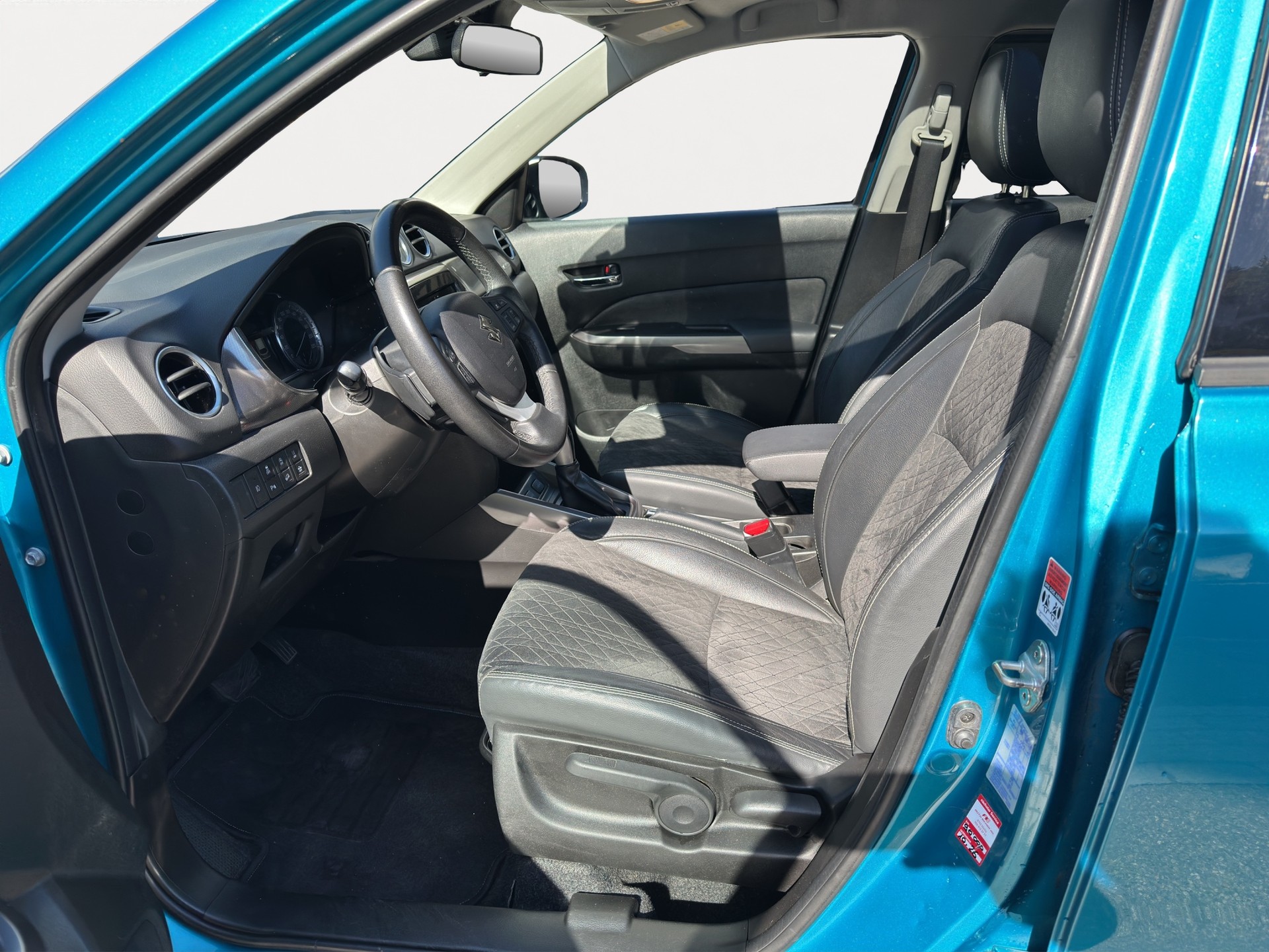 SUZUKI Vitara 1.4 Boosterjet Compact Top Automatic-image-4