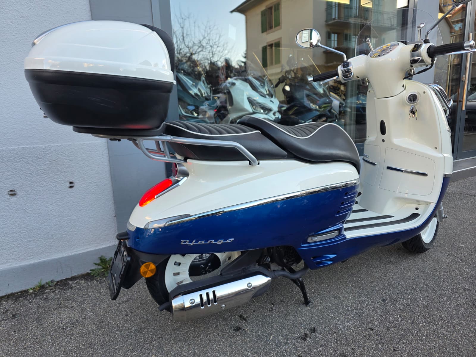PEUGEOT Django Evasion 125-showroom-element-3