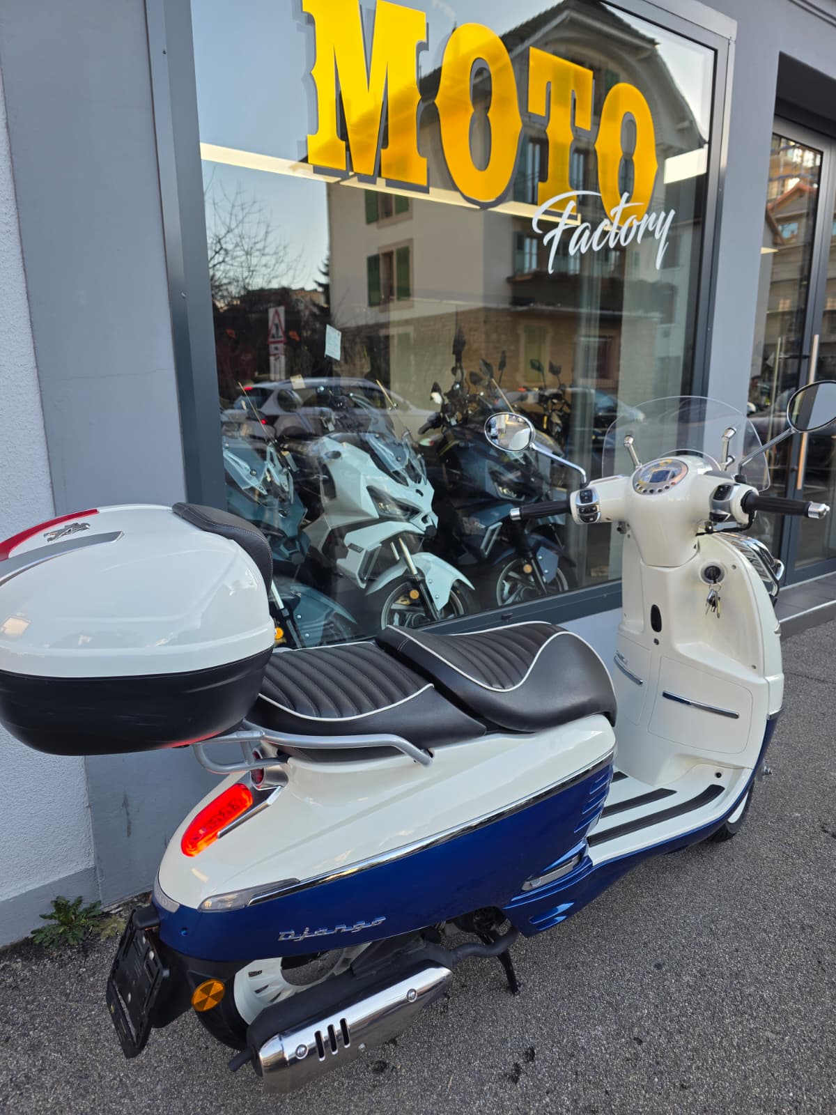 PEUGEOT Django Evasion 125-showroom-element-2