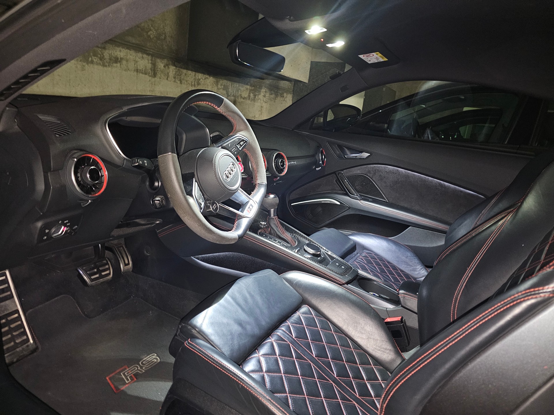 AUDI TT RS-image-2