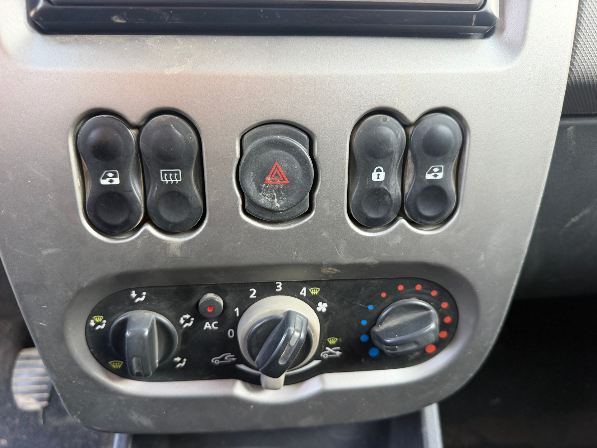 DACIA Sandero 1.2 Ambiance-image-14