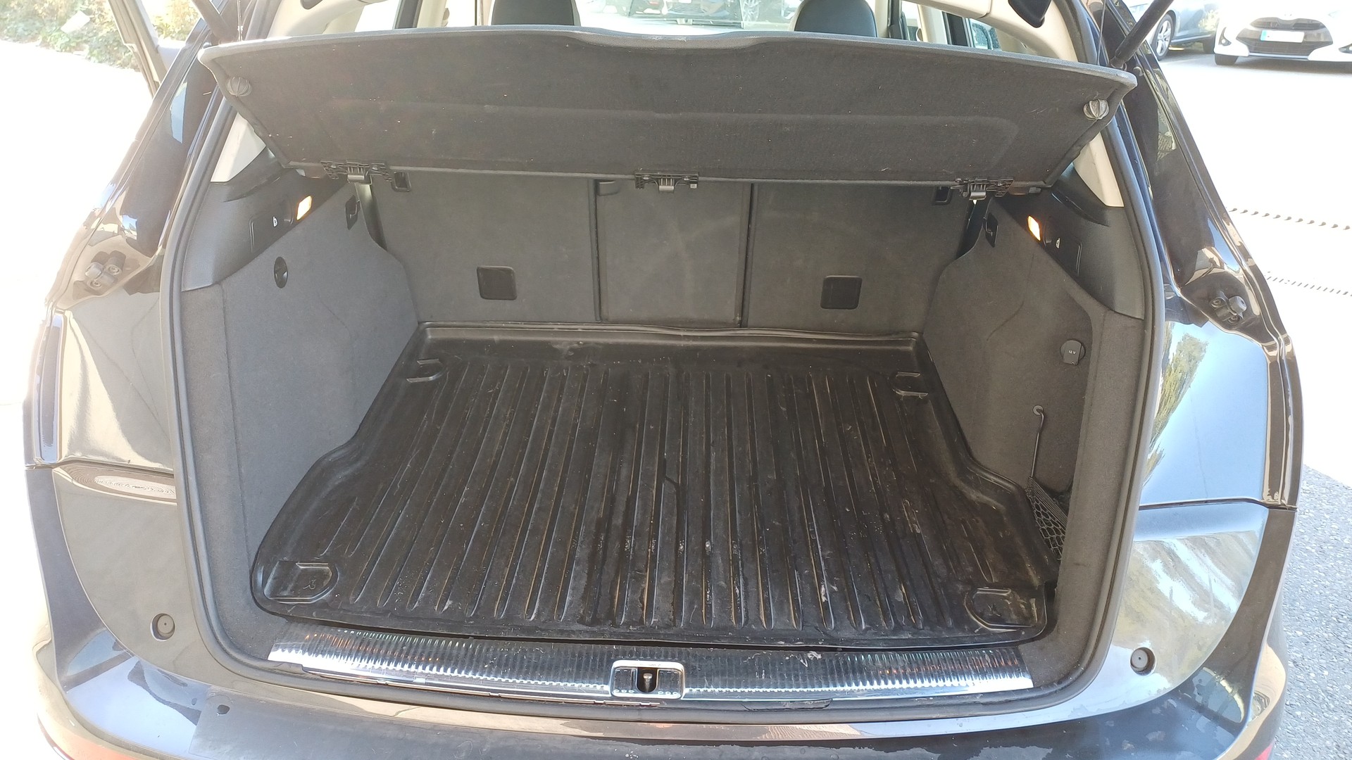 AUDI Q5 3.2 FSI quattro S-tronic-image-10