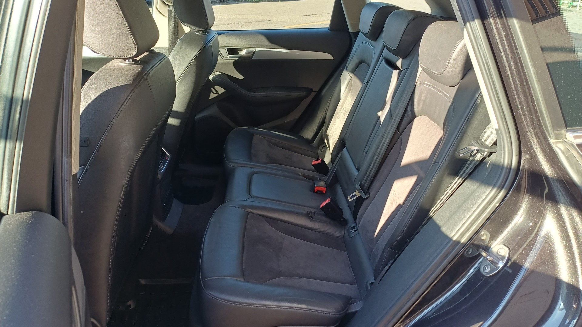 AUDI Q5 3.2 FSI quattro S-tronic-image-9