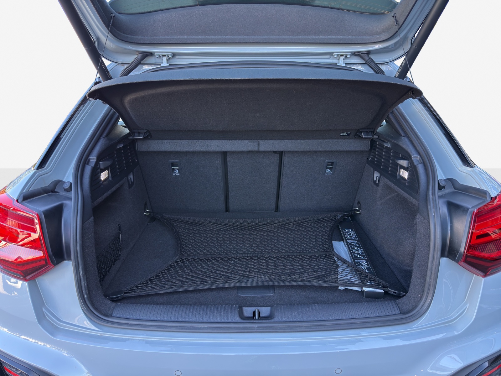 AUDI Q2 35 TFSI S line S-tronic-image-12