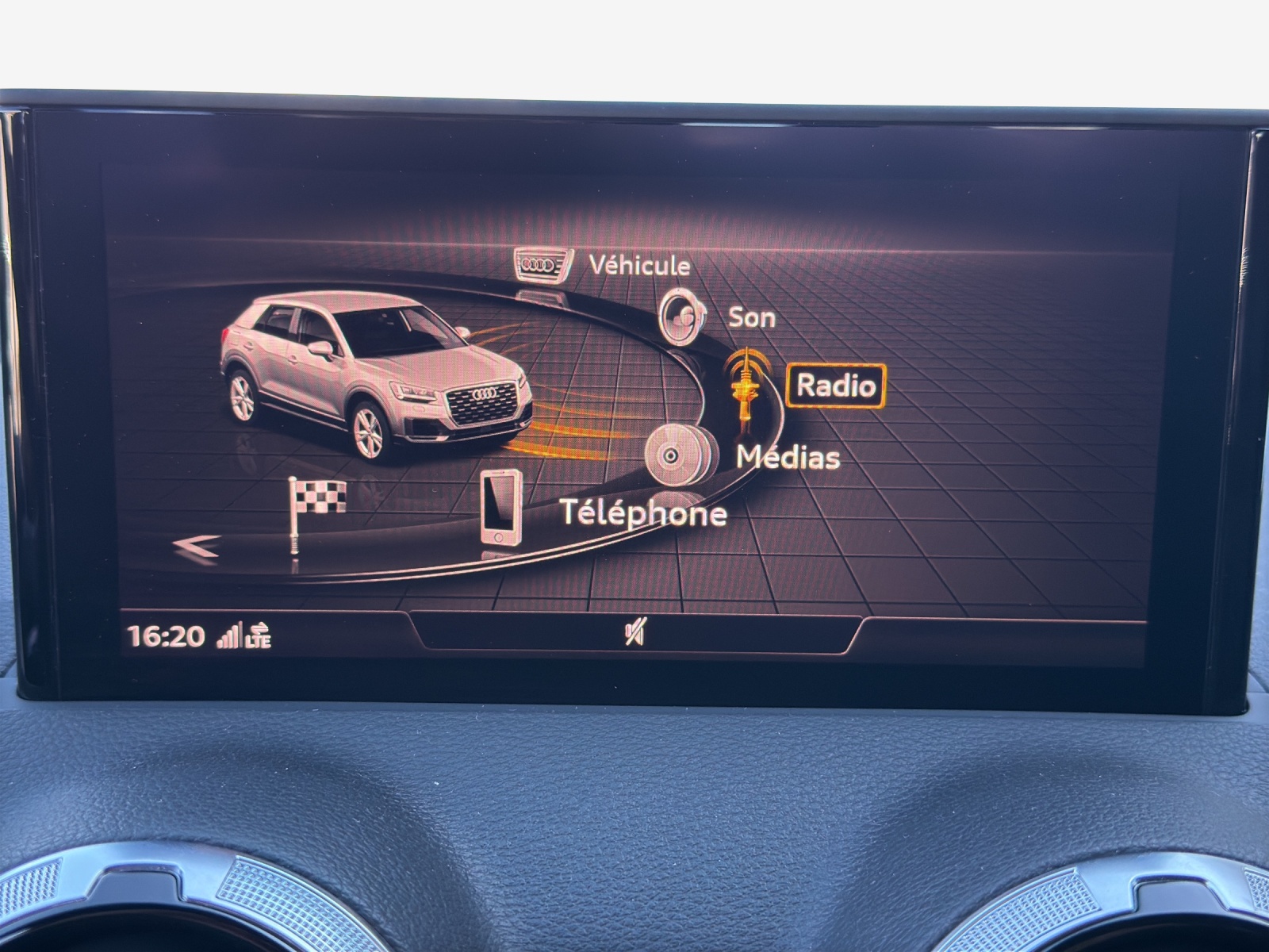 AUDI Q2 35 TFSI S line S-tronic-image-15