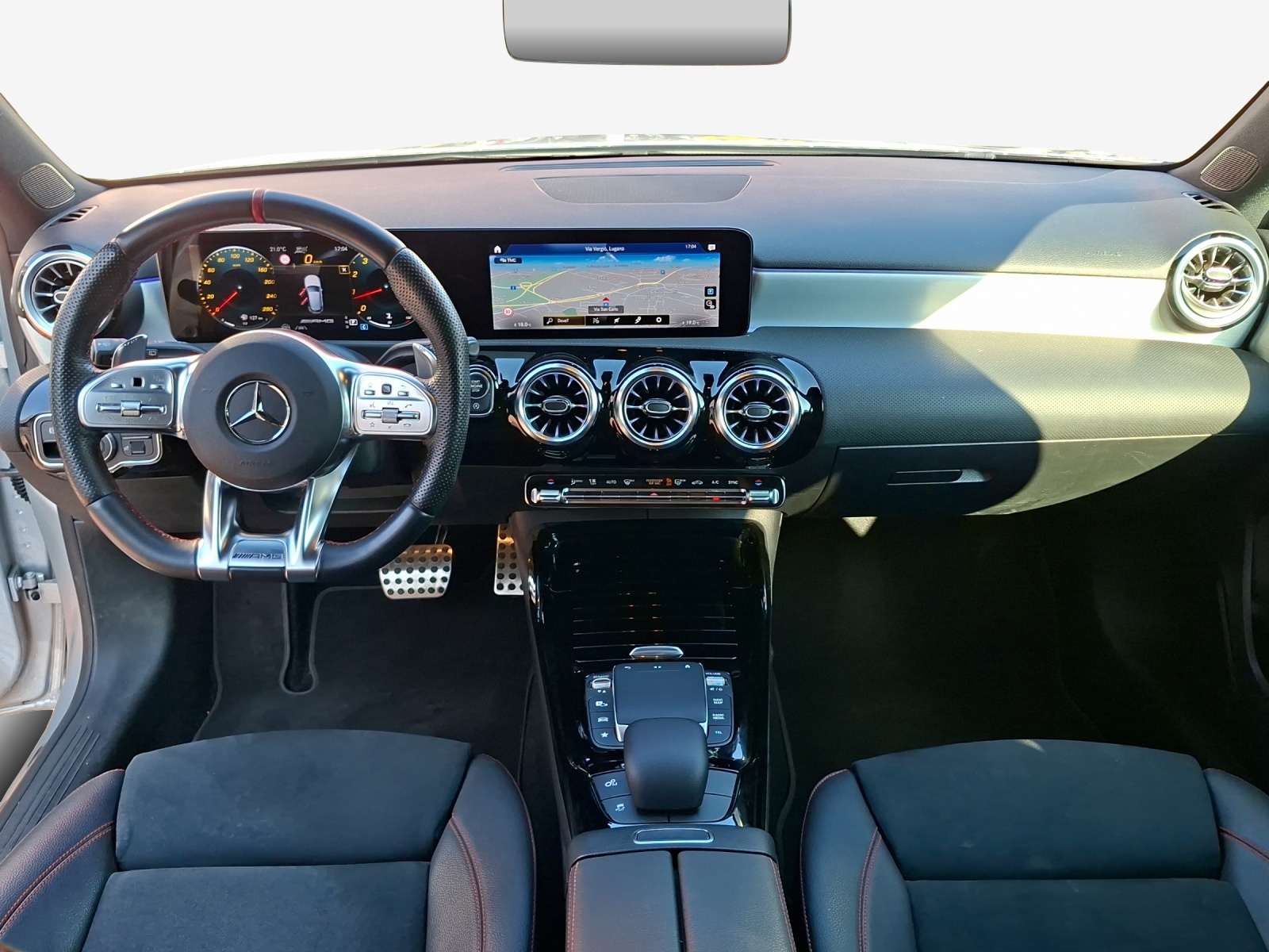 MERCEDES-BENZ A 35 AMG 4Matic Speedshift-image-8