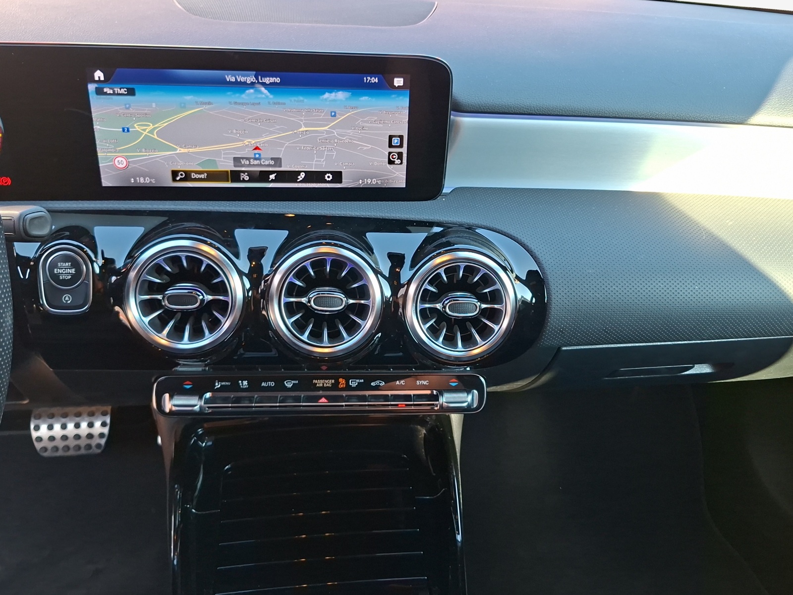 MERCEDES-BENZ A 35 AMG 4Matic Speedshift-image-10