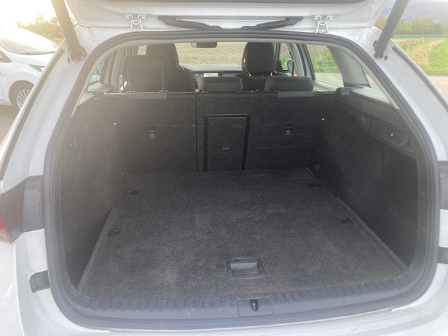 SKODA Octavia Combi 2.0 TDI DSG Style-image-12
