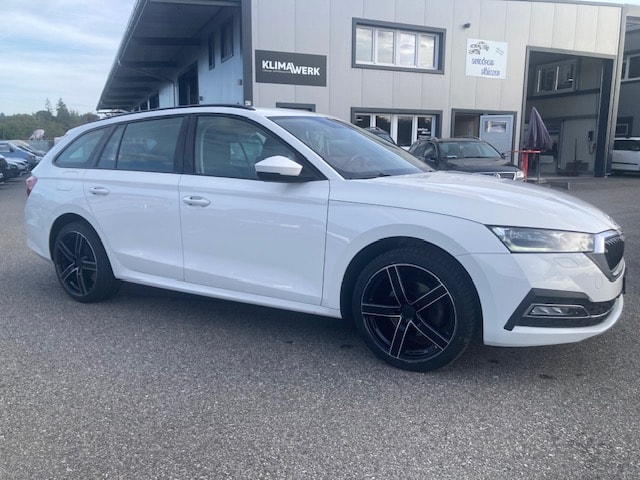 SKODA Octavia Combi 2.0 TDI DSG Style-image-4