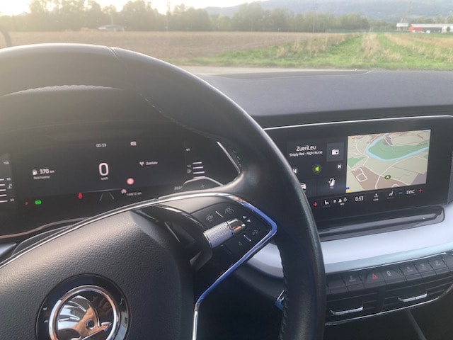 SKODA Octavia Combi 2.0 TDI DSG Style-image-17