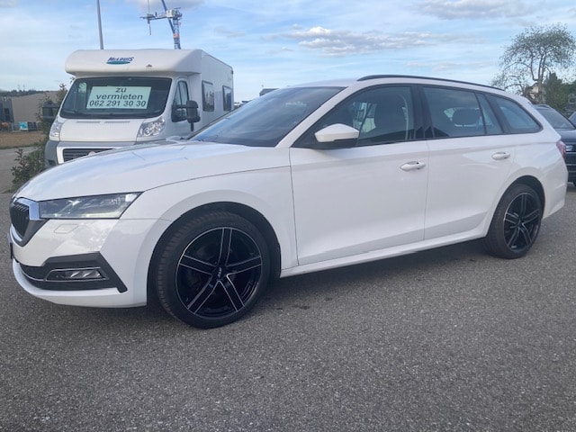 SKODA Octavia Combi 2.0 TDI DSG Style-image-1