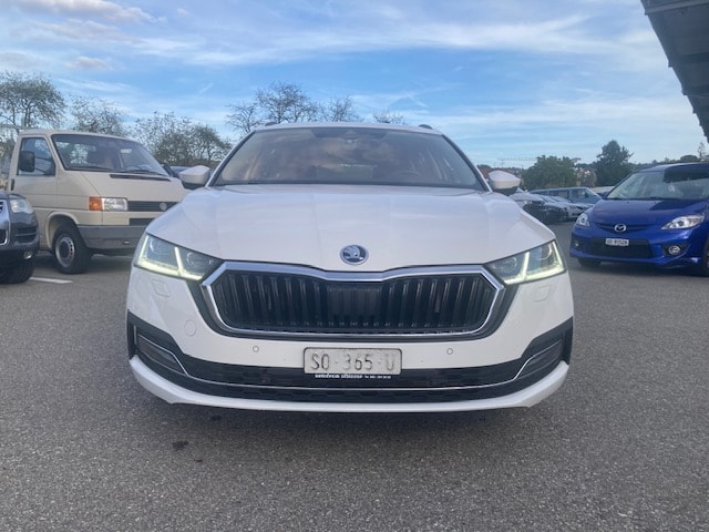 SKODA Octavia Combi 2.0 TDI DSG Style-image-2