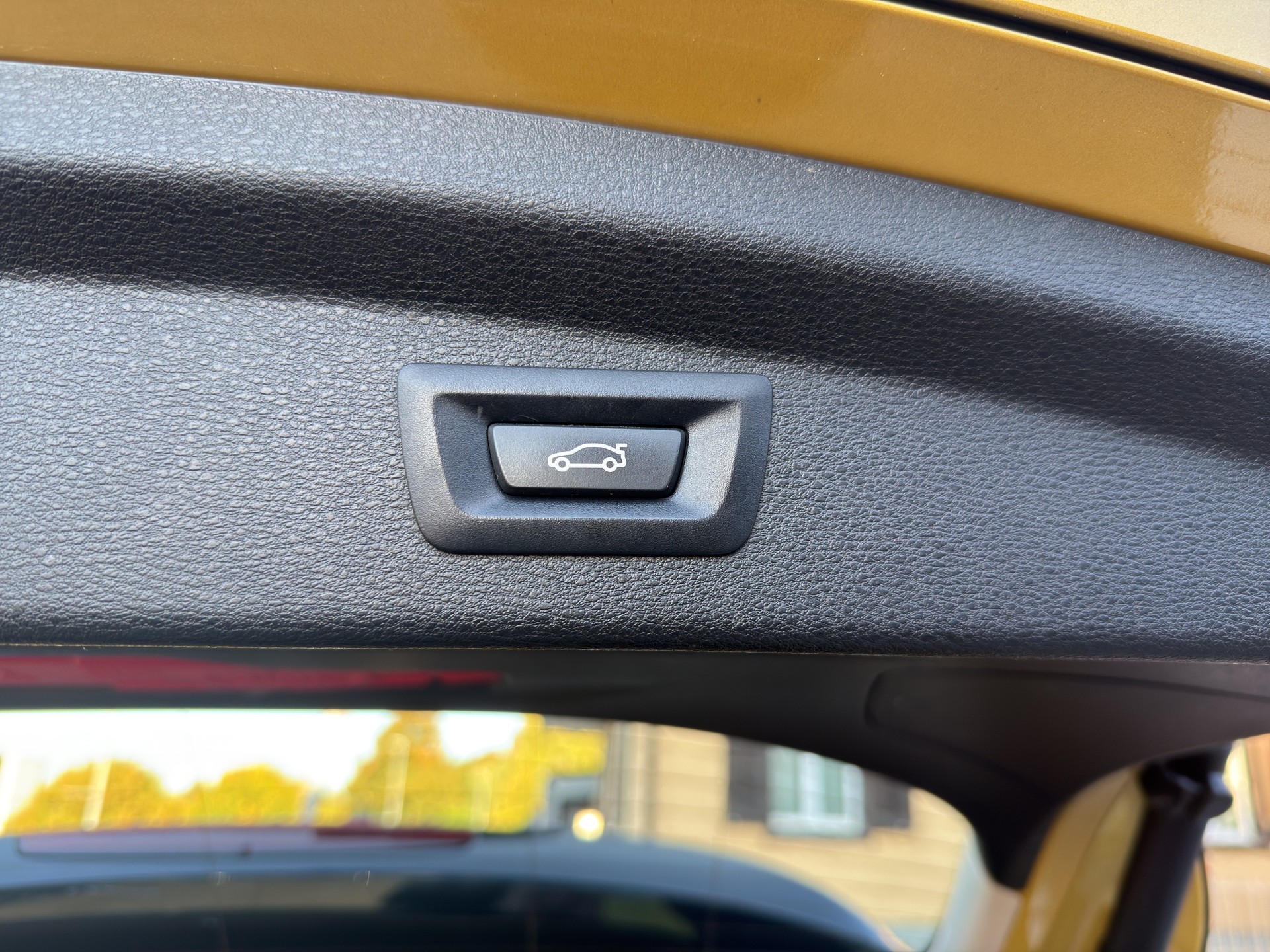 BMW X2 18i sDrive-image-6