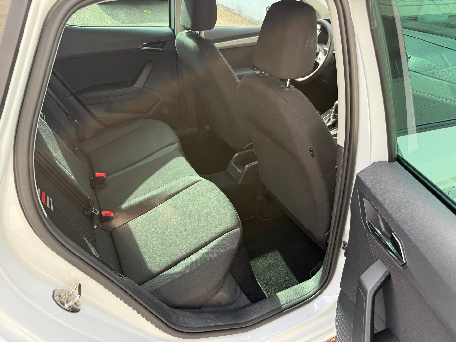 SEAT Ibiza 1.0 EcoTSI DSG Swiss FR-image-22
