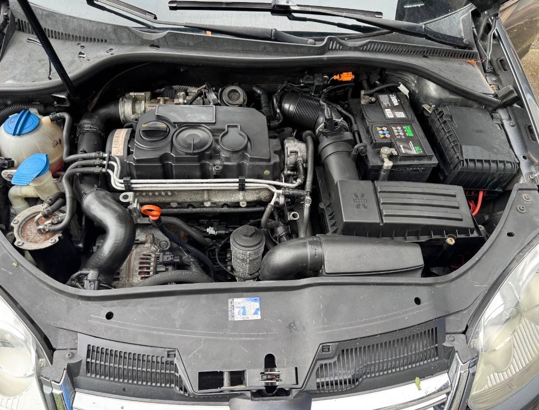 VW Golf Variant 2.0 TDI Sportline DSG-image-2