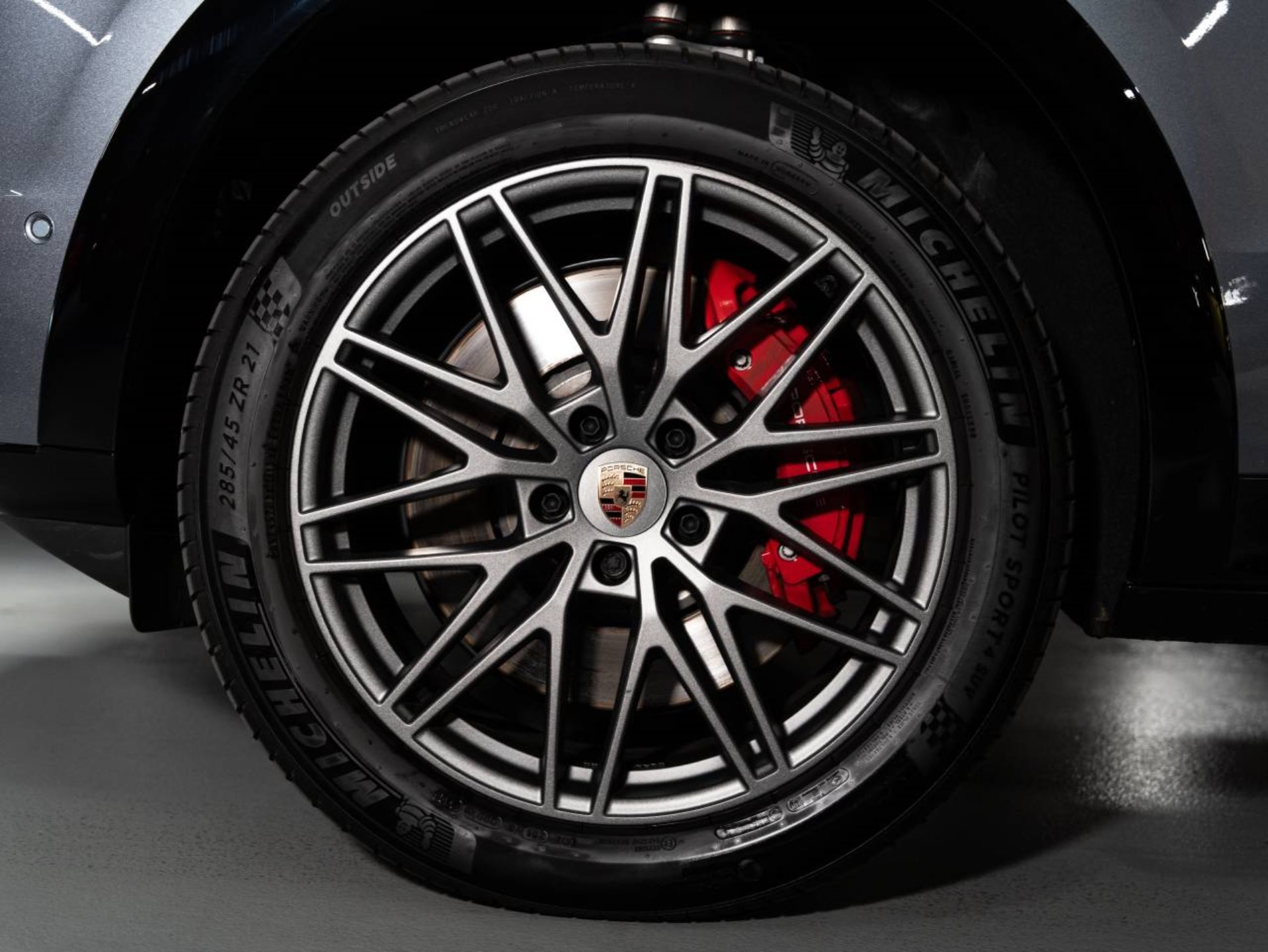 PORSCHE Cayenne GTS-image-21