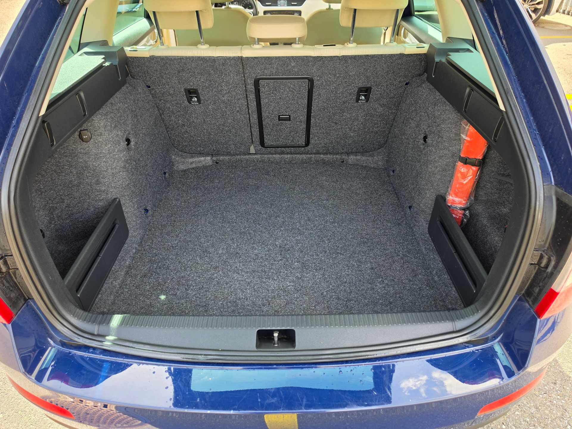 SKODA Octavia Combi 1.8 TSI Elegance 4x4 DSG-image-40