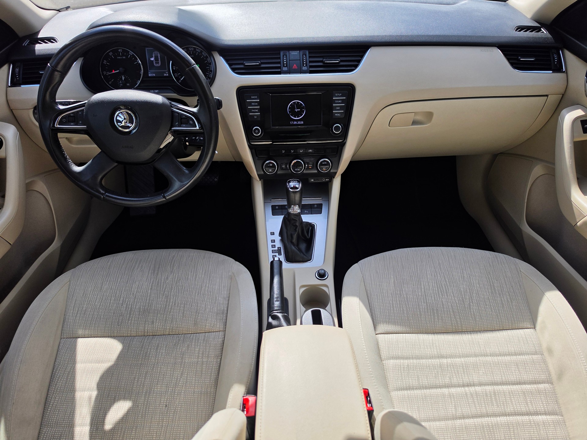SKODA Octavia Combi 1.8 TSI Elegance 4x4 DSG-image-22