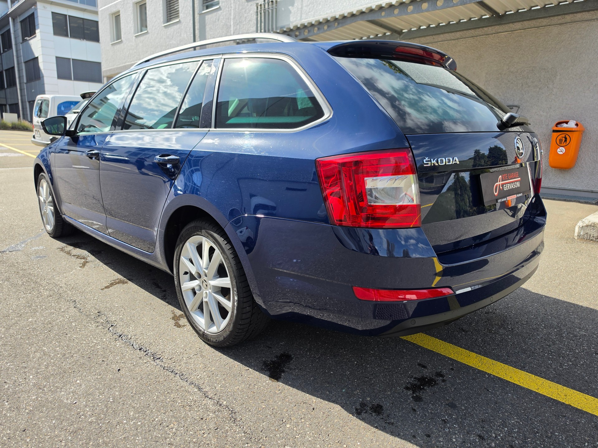 SKODA Octavia Combi 1.8 TSI Elegance 4x4 DSG-image-6