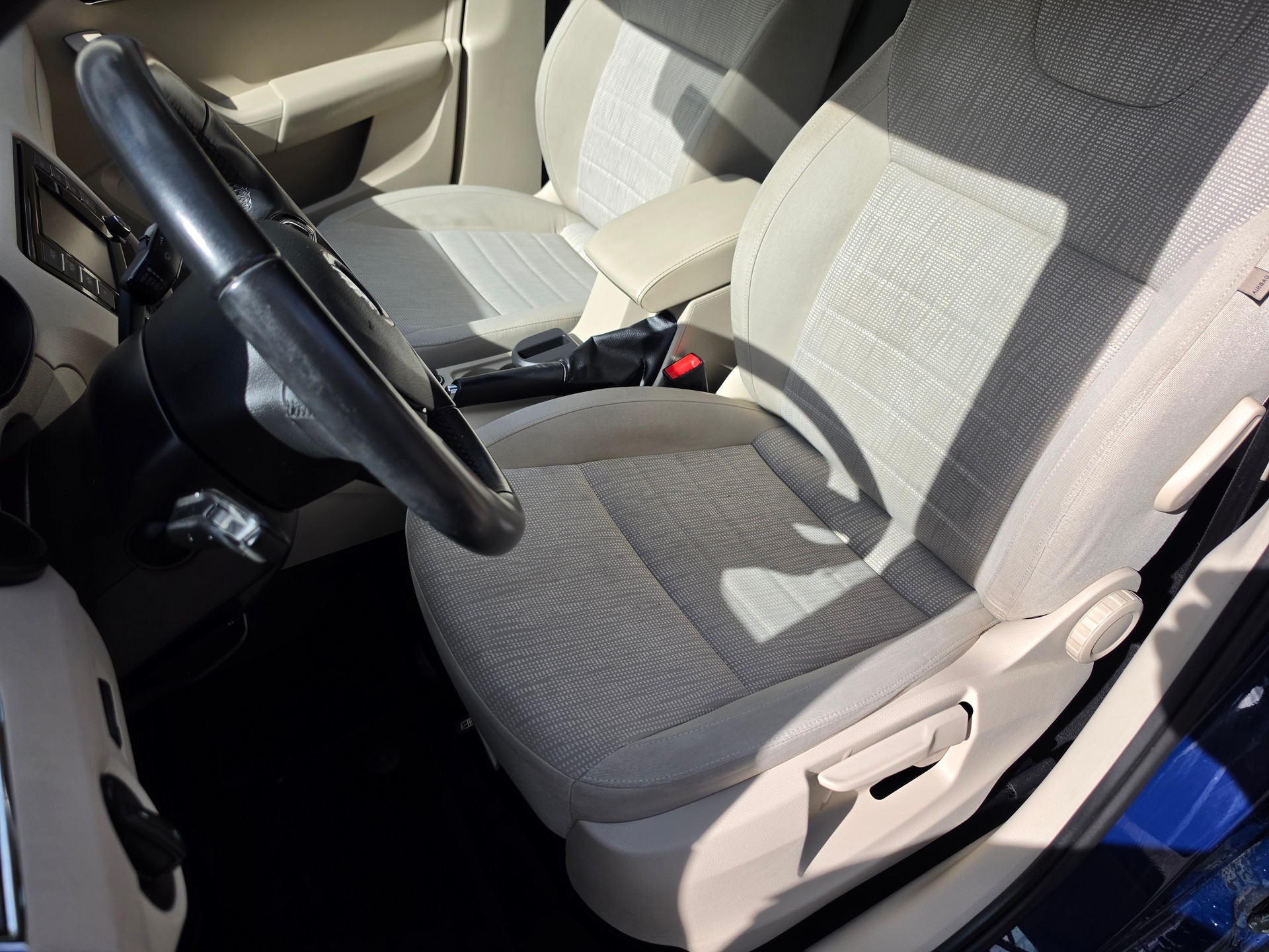 SKODA Octavia Combi 1.8 TSI Elegance 4x4 DSG-image-9