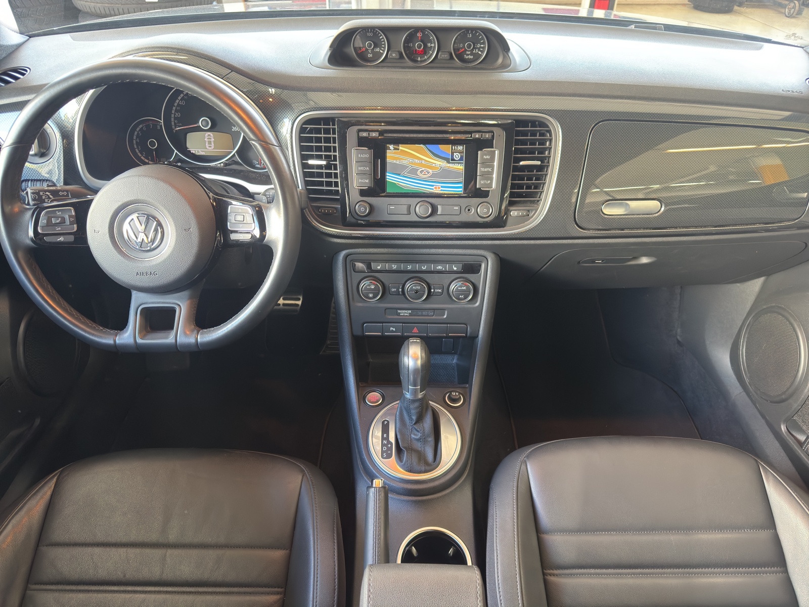 VW Beetle Cabrio 1.4 TSI Sport DSG-image-28