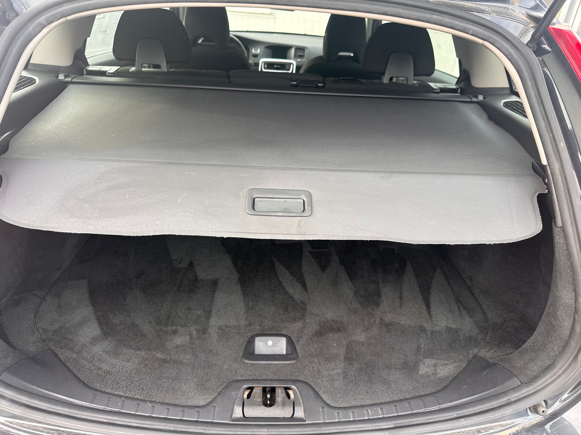 VOLVO V60 T4-image-11