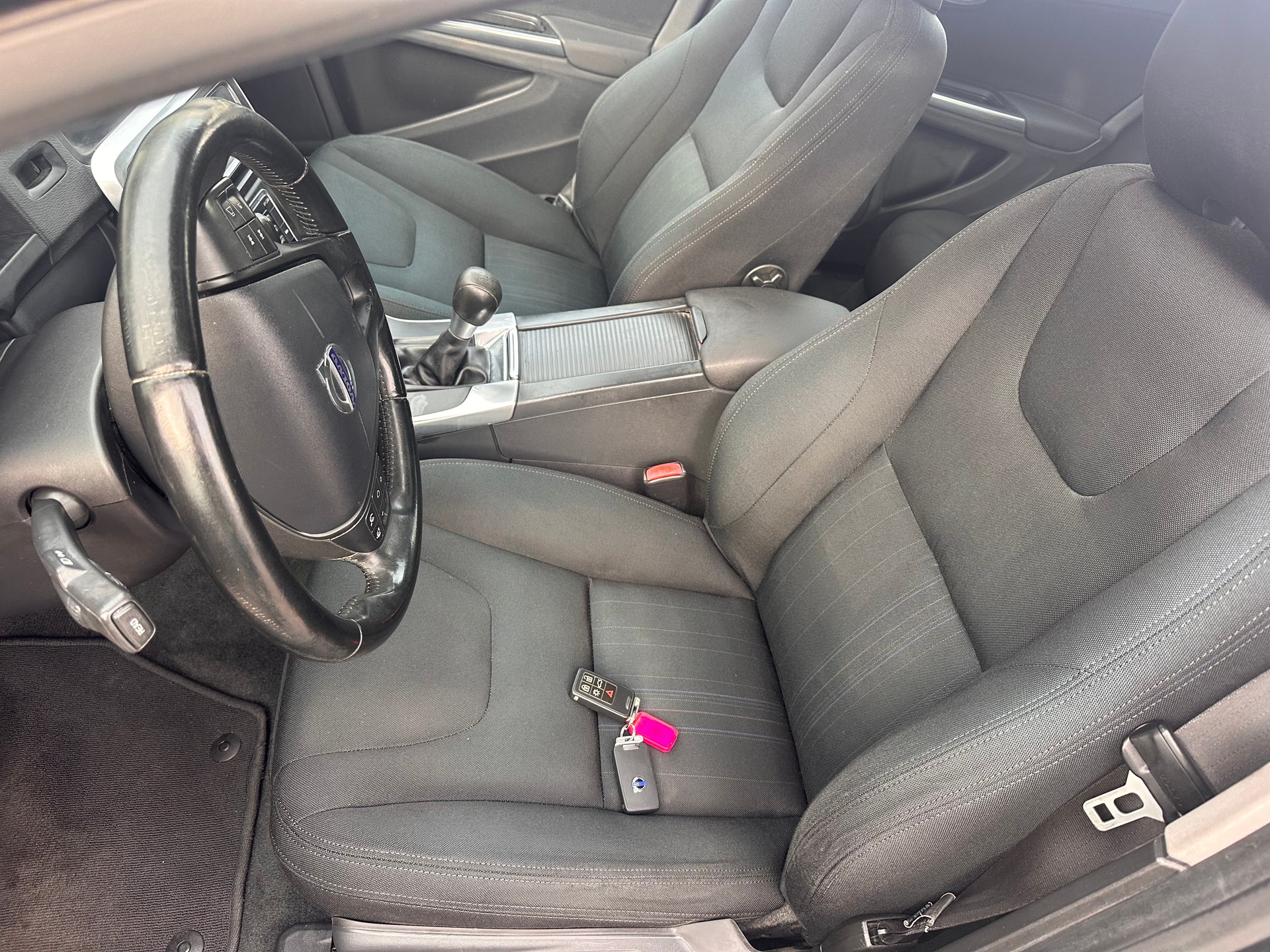 VOLVO V60 T4-image-6