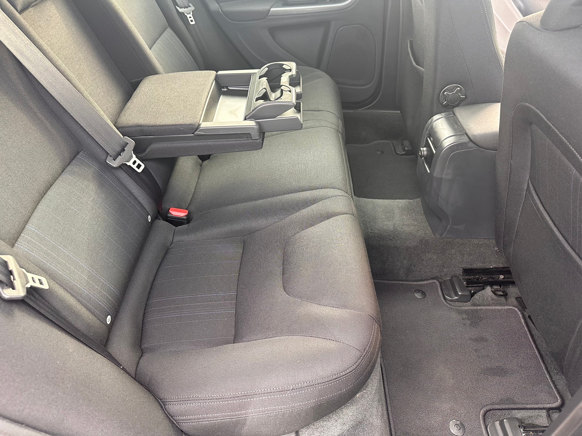 VOLVO V60 T4-image-10
