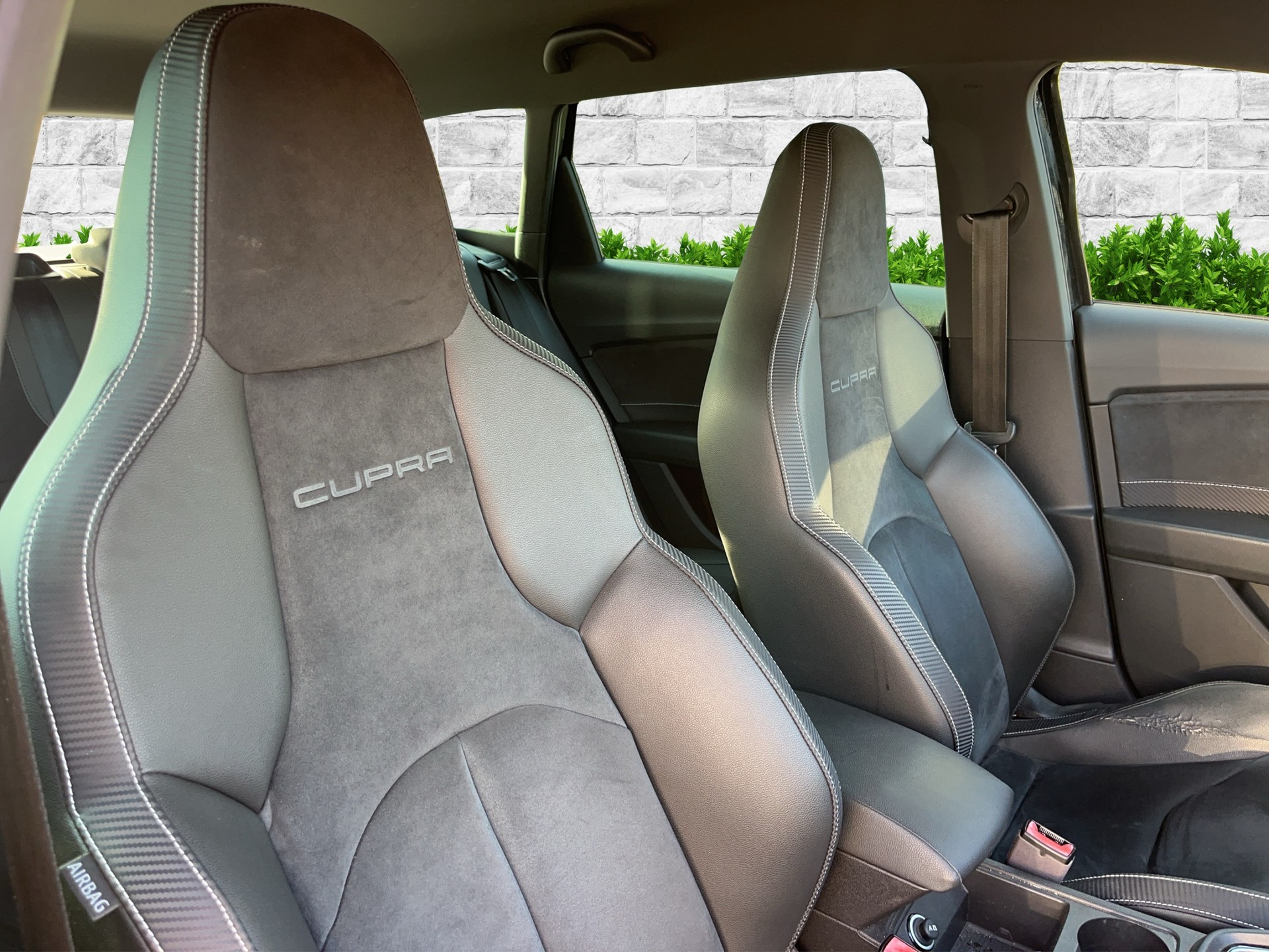 SEAT Leon ST 2.0 TSI Cupra 300 4 Drive DSG-image-1
