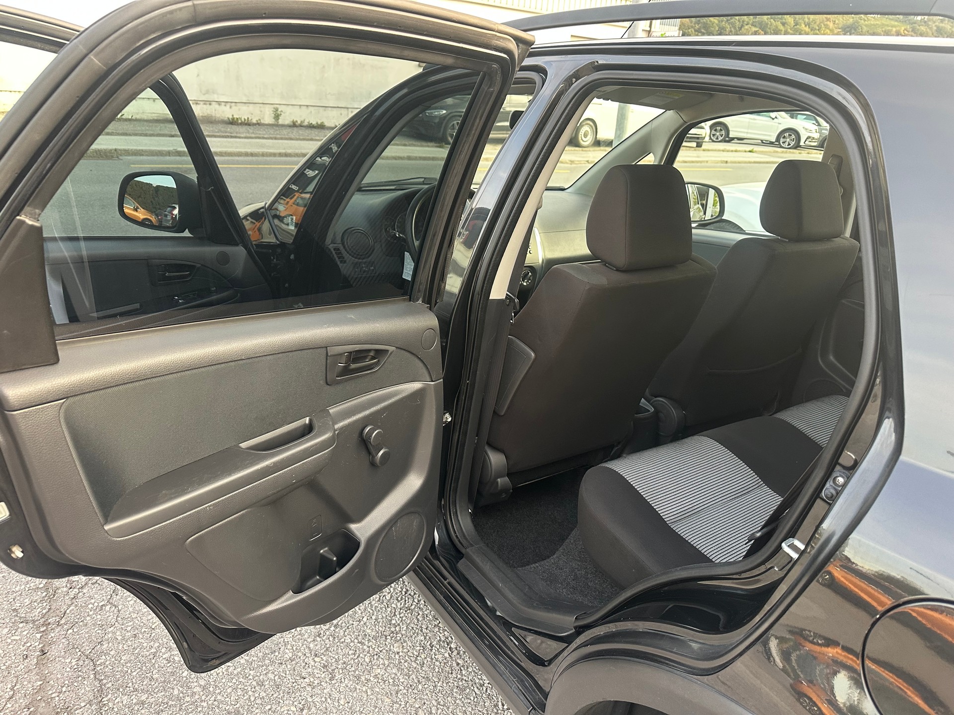 FIAT Sedici 1.6 4WD Dynamic-image-9