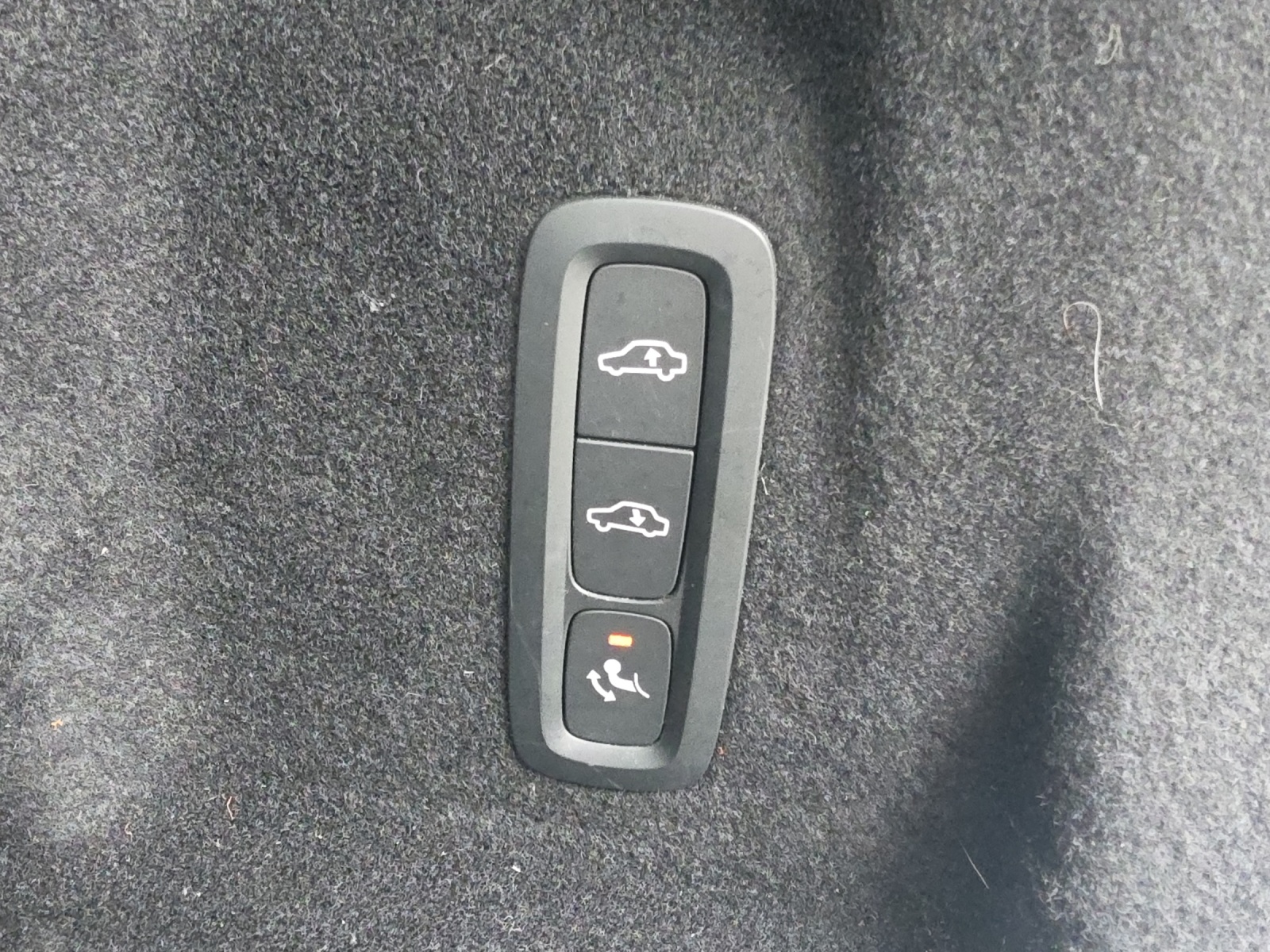 VOLVO XC60 T8 eAWD Inscription-image-18